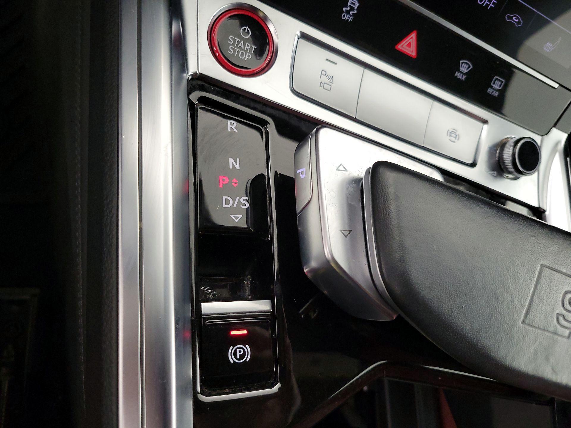 Thumbnail: 2022 Audi e-tron S - 17