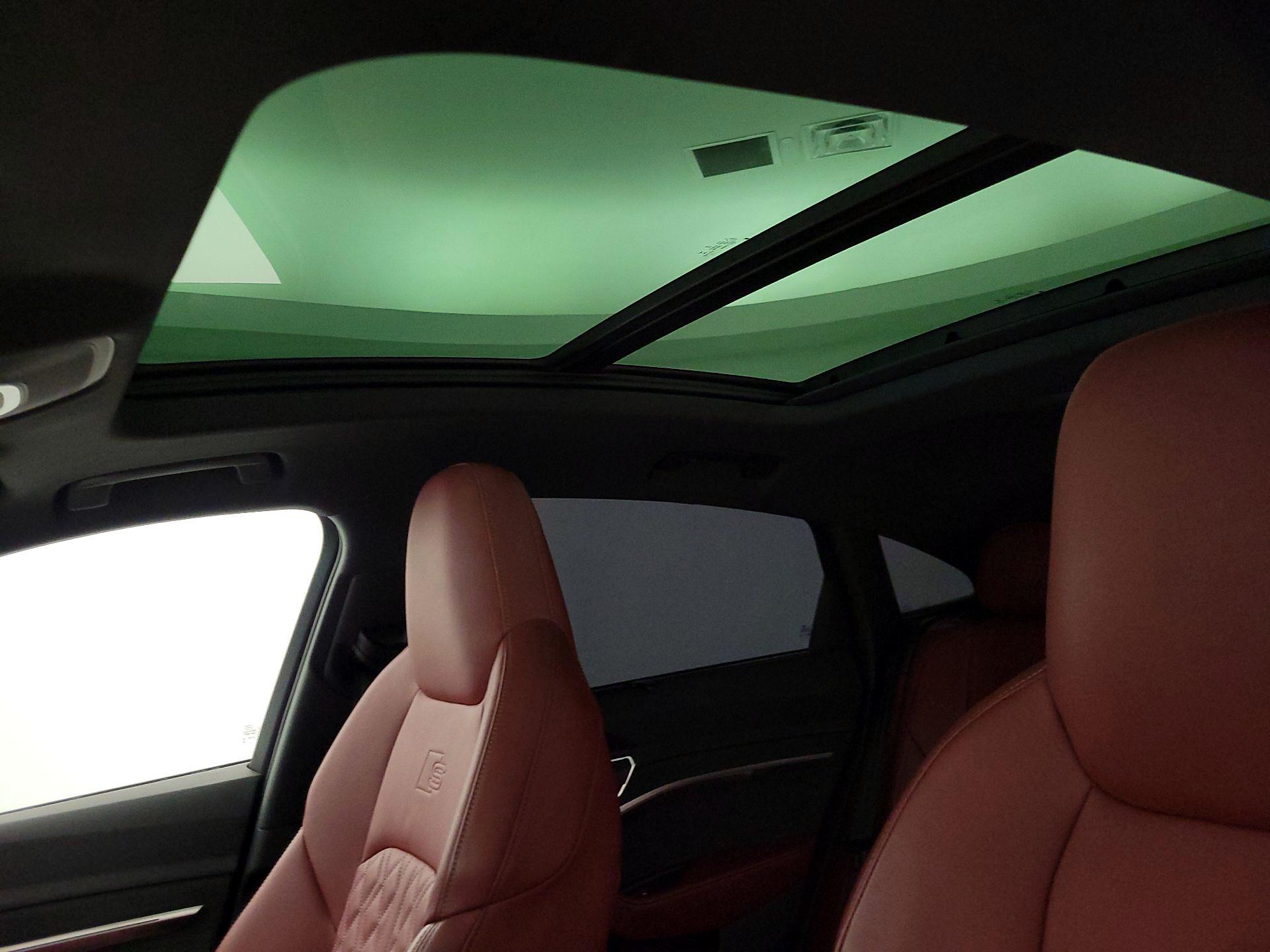 Thumbnail: 2022 Audi e-tron S - 19