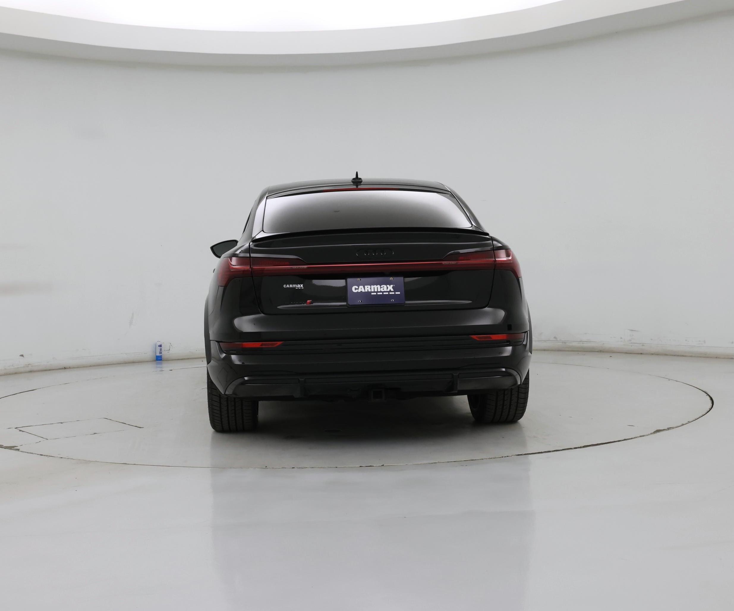 Thumbnail: 2022 Audi e-tron S - 6