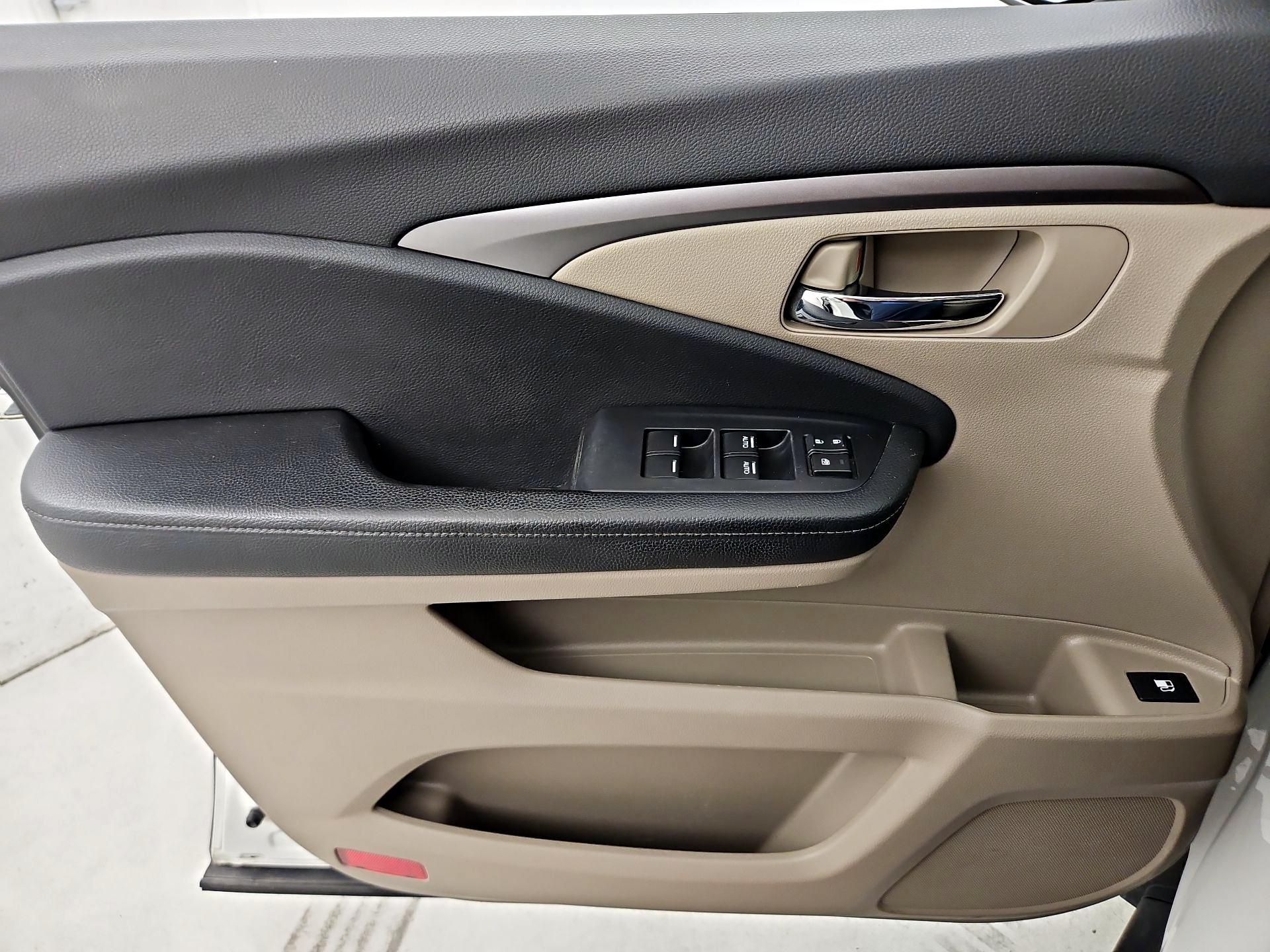 Thumbnail: 2019 Honda Ridgeline - 12