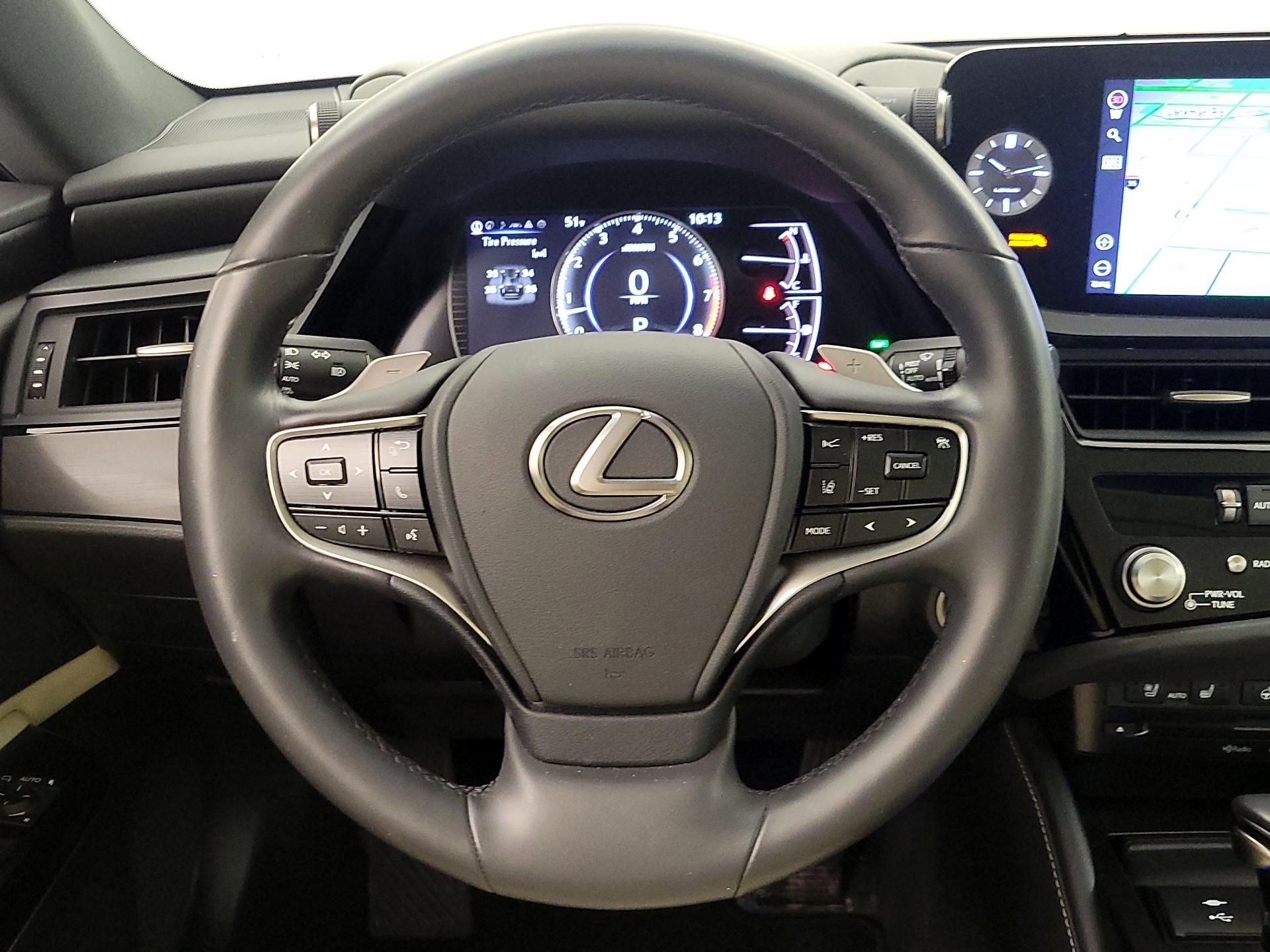 Thumbnail: 2022 Lexus ES - 10