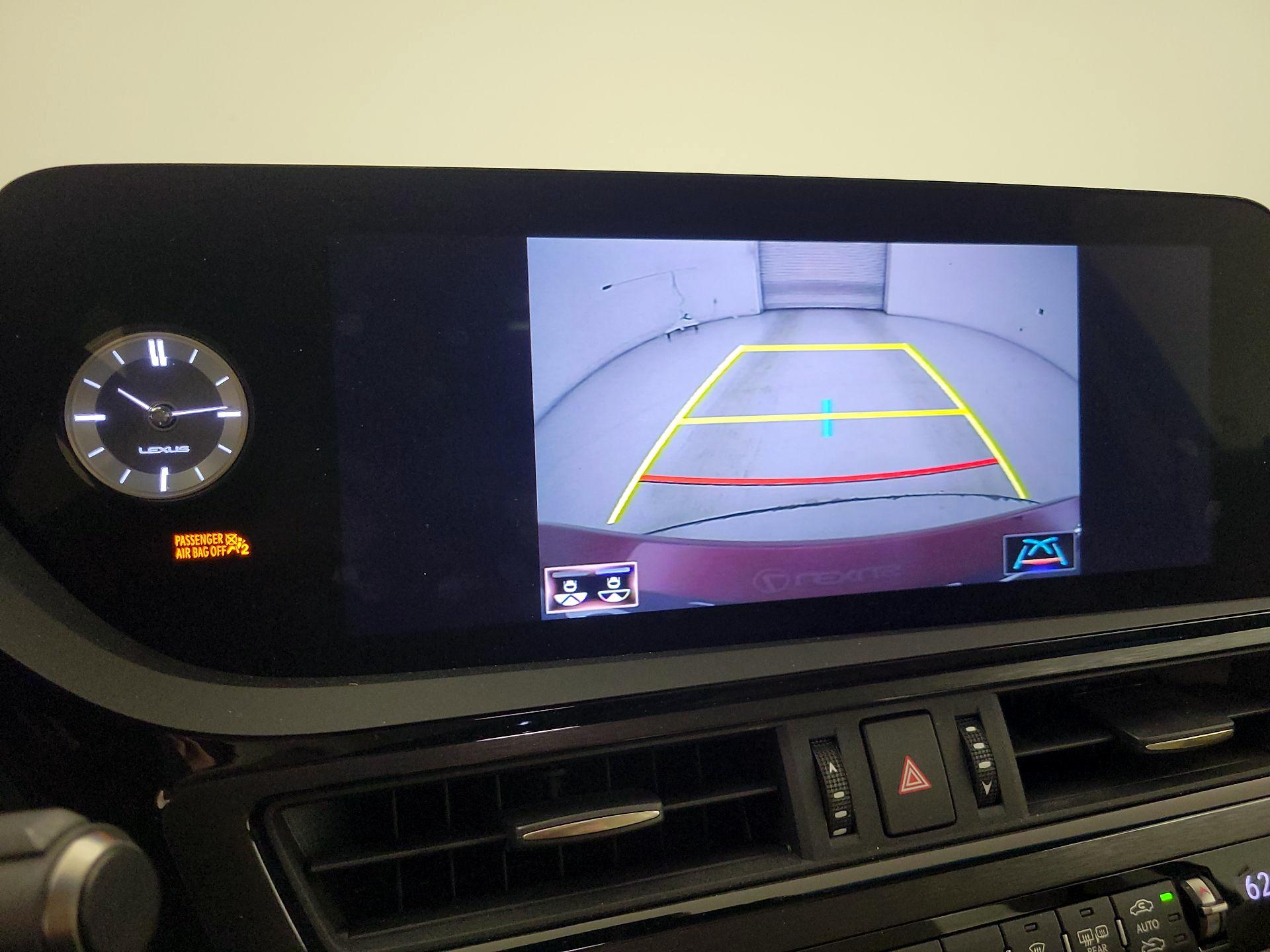 Thumbnail: 2022 Lexus ES - 14