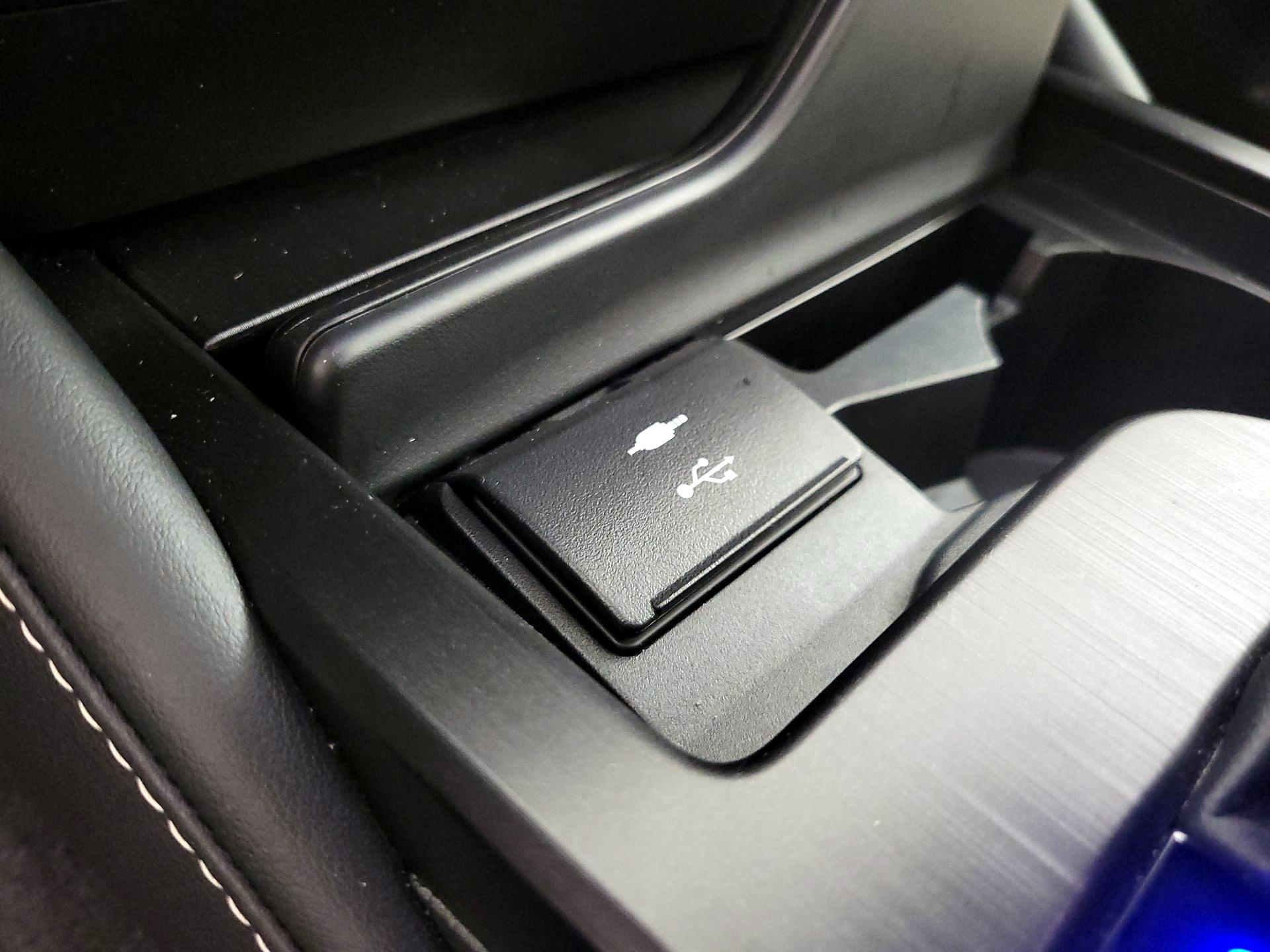 Thumbnail: 2022 Lexus ES - 18