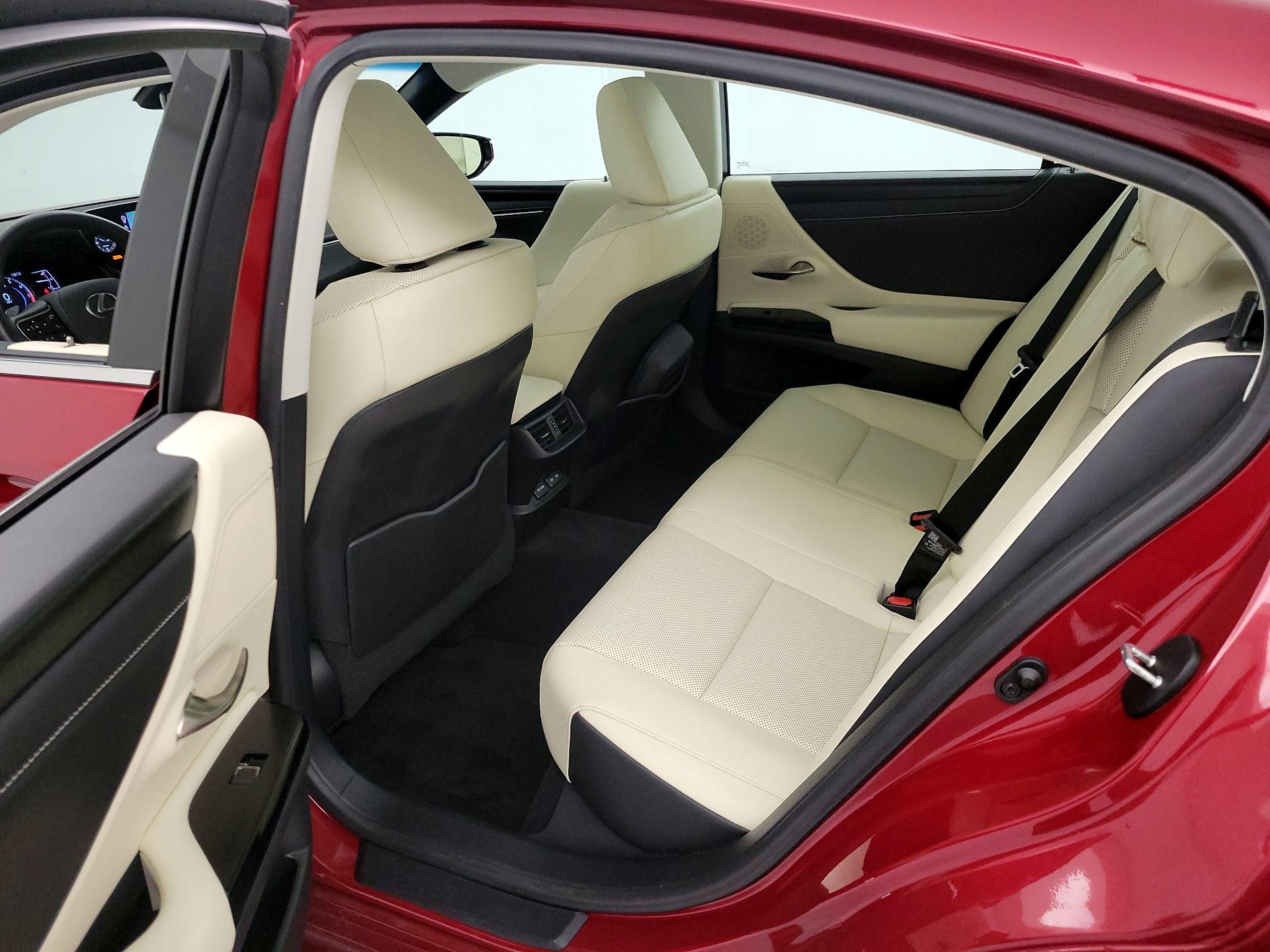 Thumbnail: 2022 Lexus ES - 20