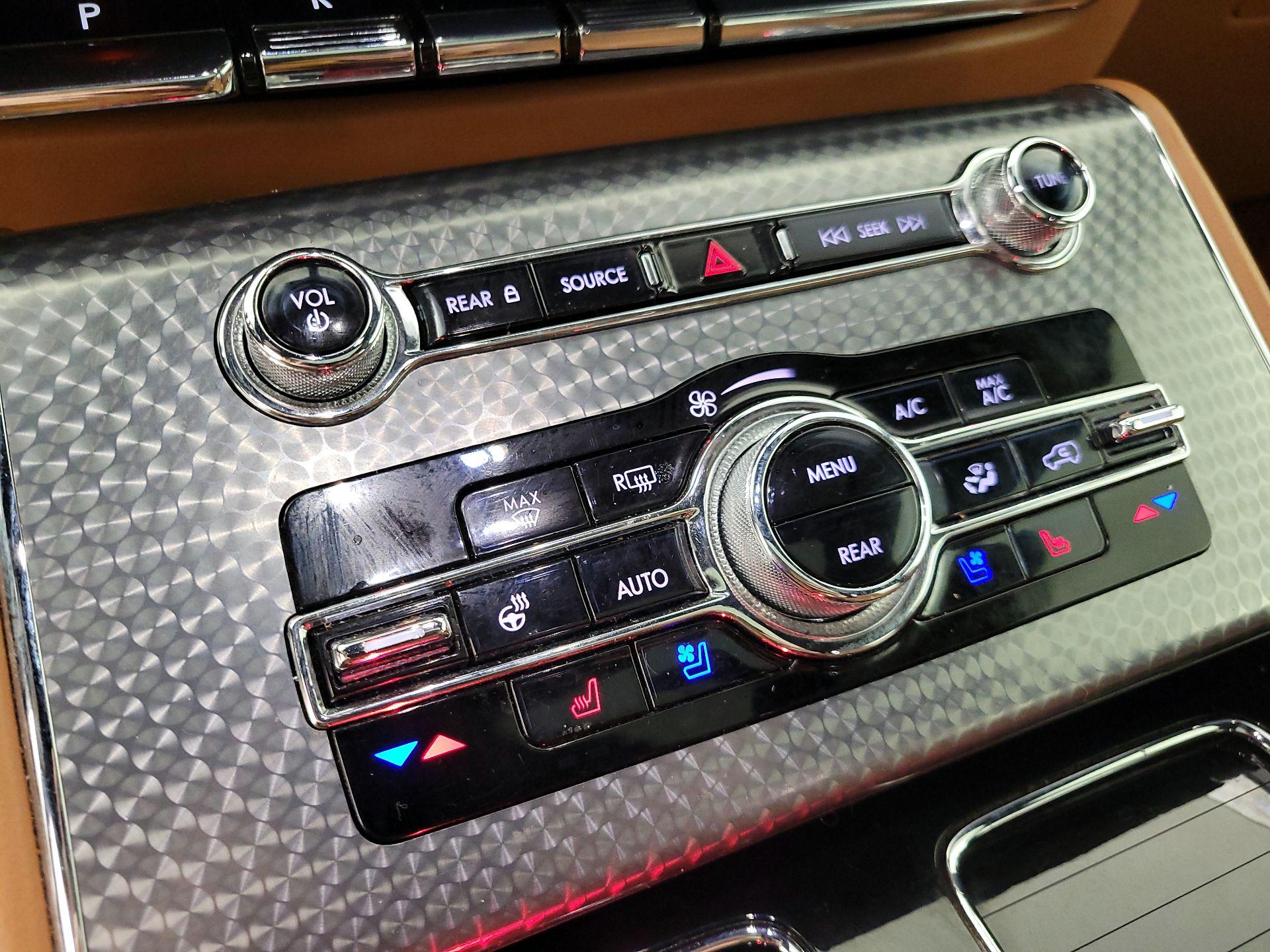 Thumbnail: 2023 Lincoln Aviator - 17
