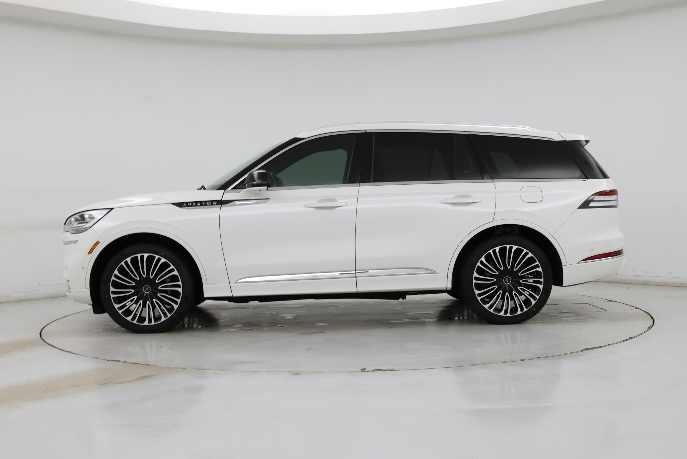 Thumbnail: 2023 Lincoln Aviator - 3