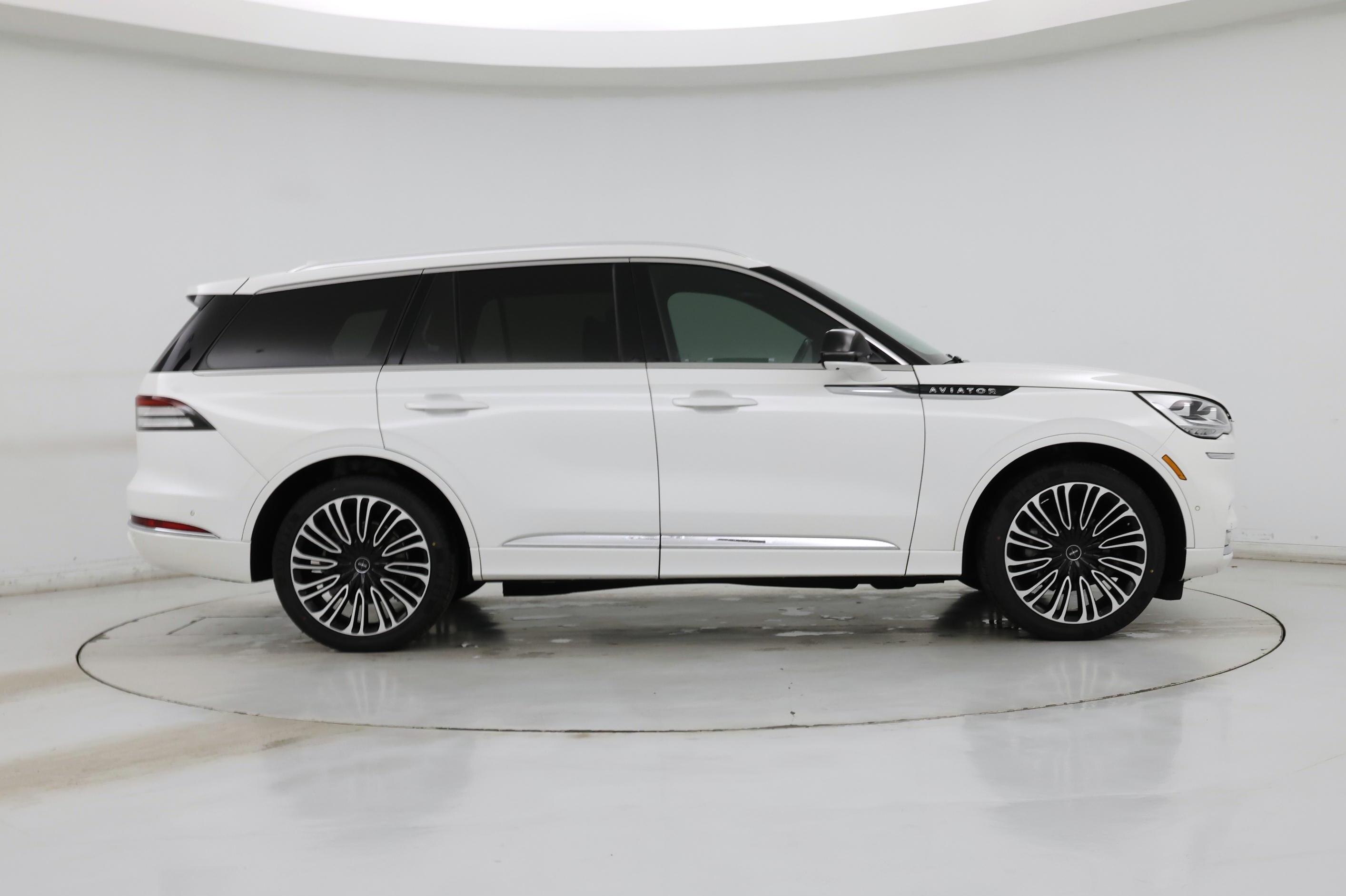 Thumbnail: 2023 Lincoln Aviator - 7