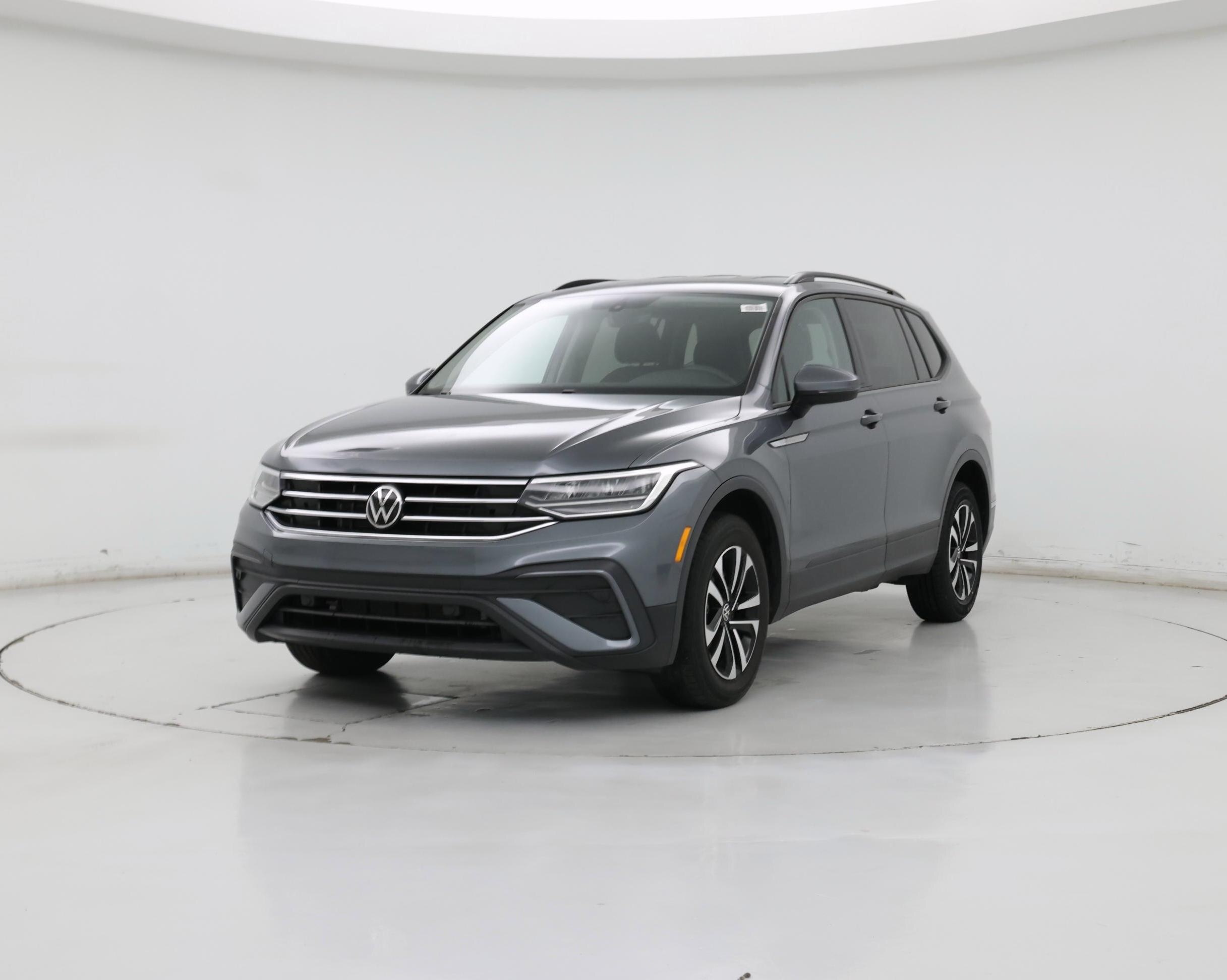 Thumbnail: 2023 Volkswagen Tiguan - 4