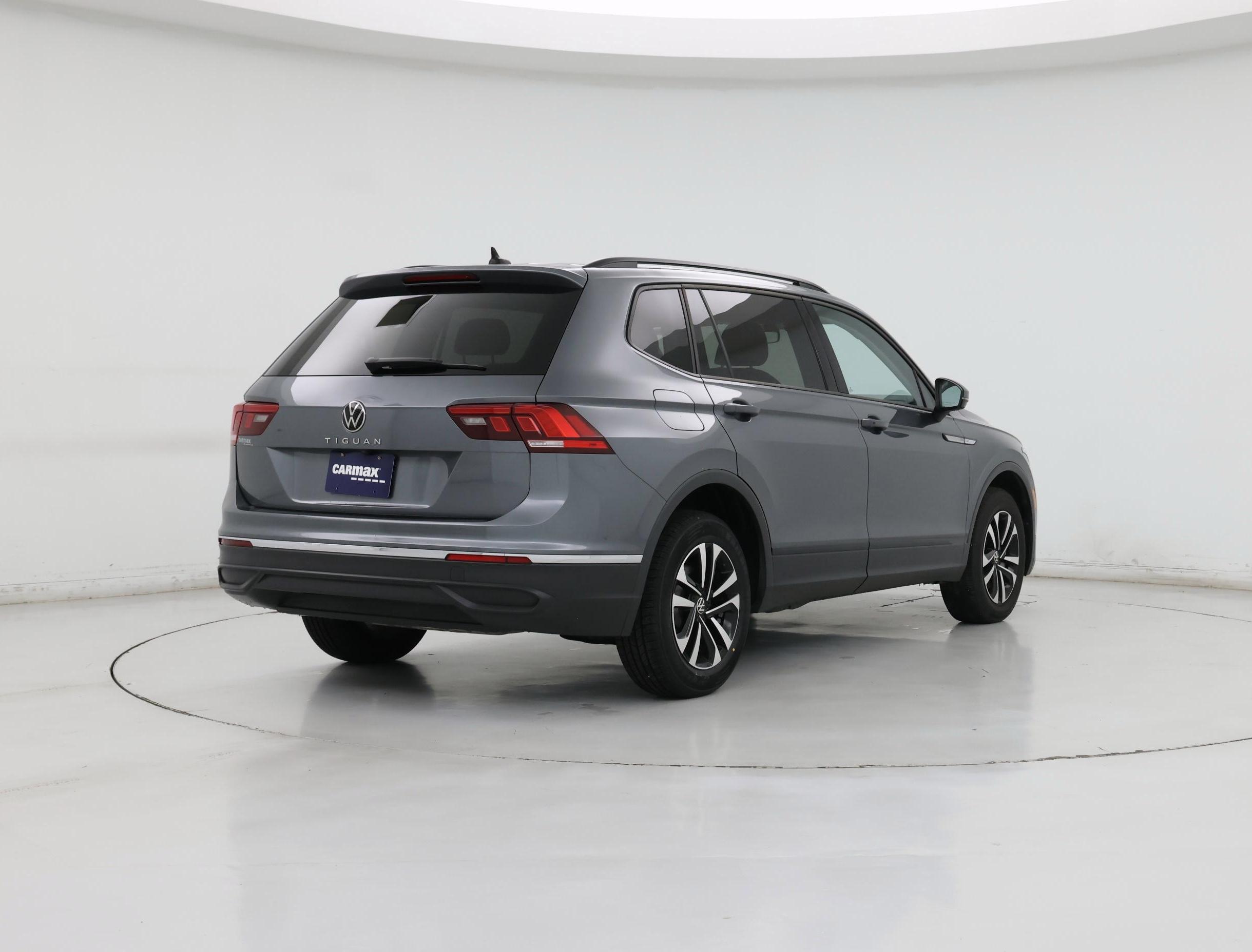 Thumbnail: 2023 Volkswagen Tiguan - 8