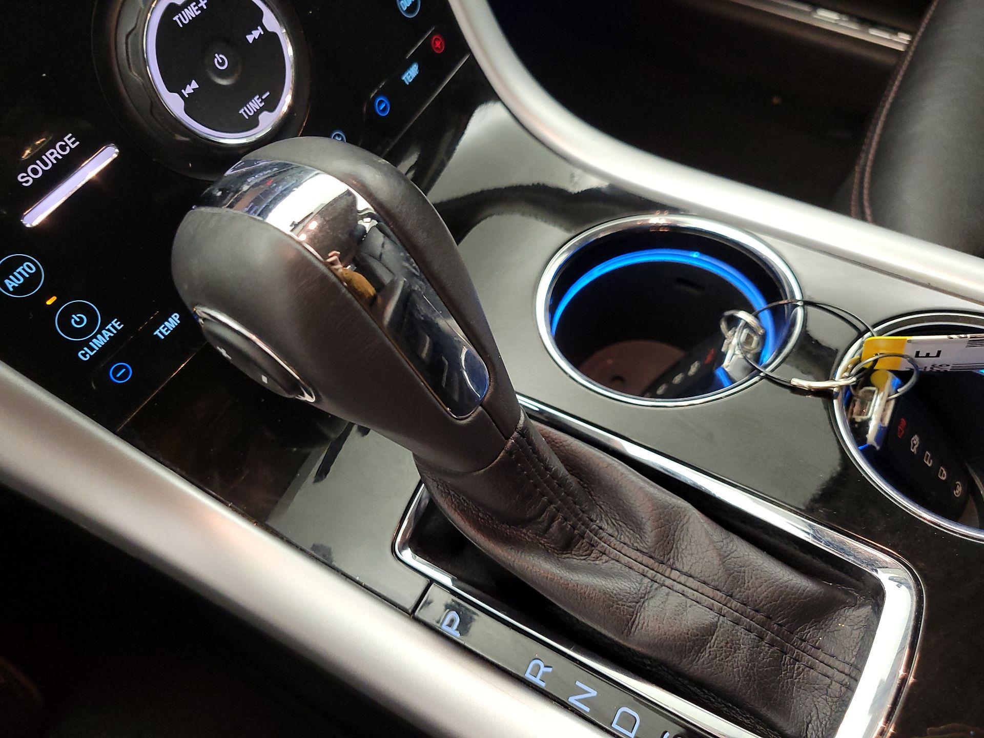 Thumbnail: 2014 Ford Edge - 17