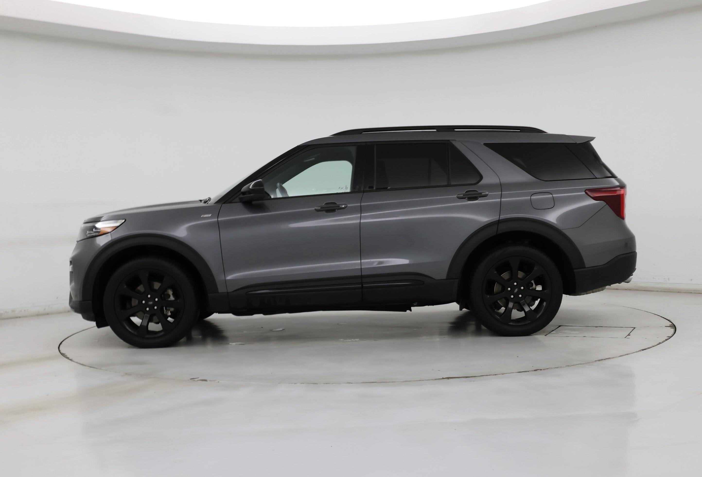 Thumbnail: 2022 Ford Explorer - 3
