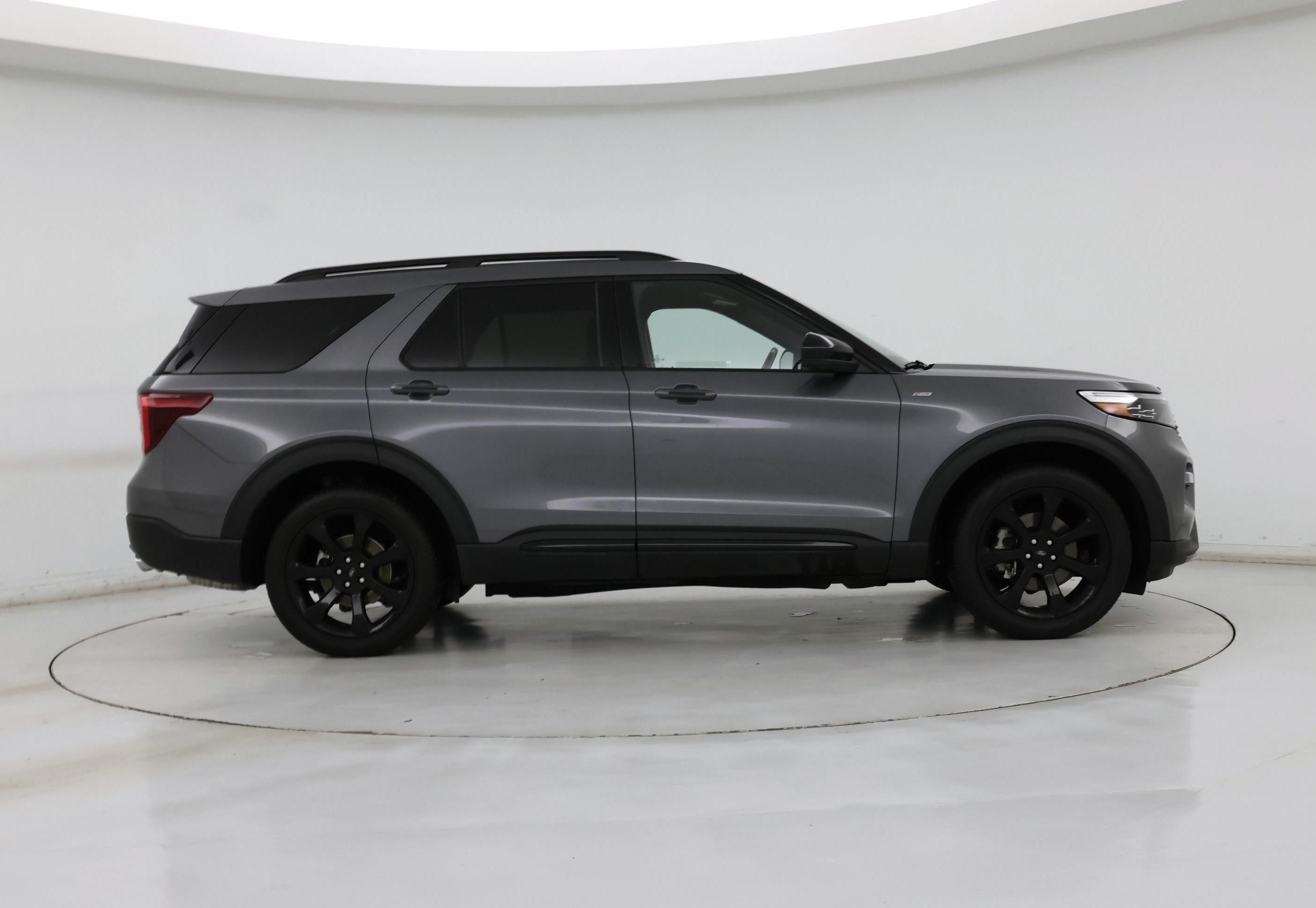 Thumbnail: 2022 Ford Explorer - 7