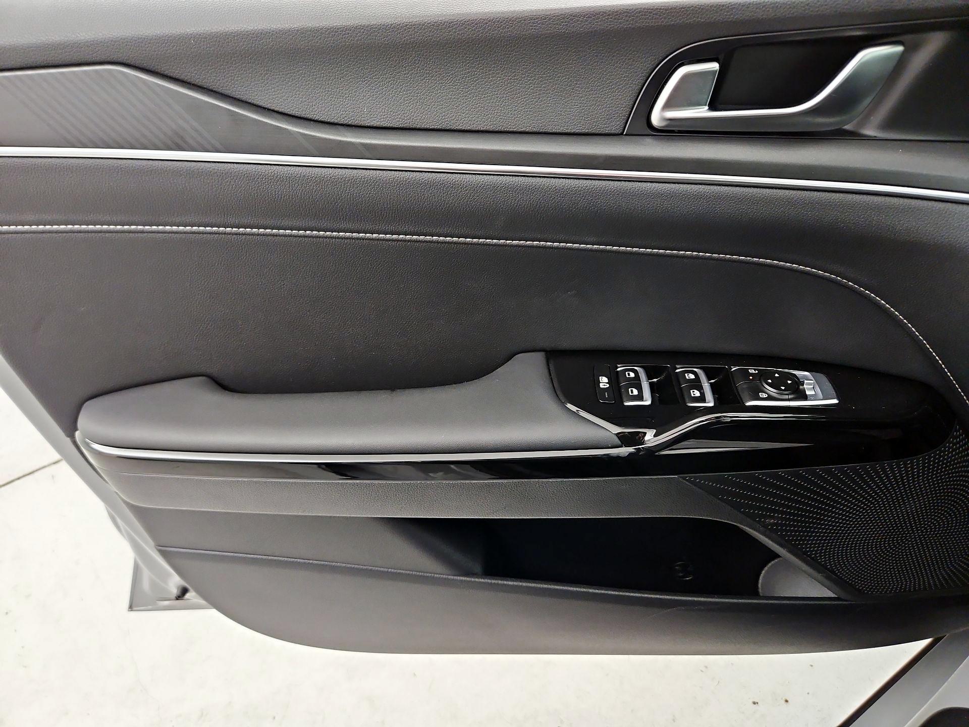 Thumbnail: 2025 Kia K5 - 12