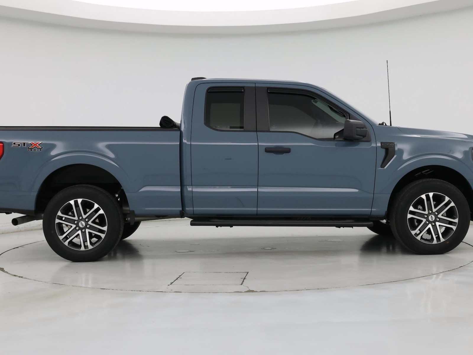 2023 Ford F-150 XL - Photo 8