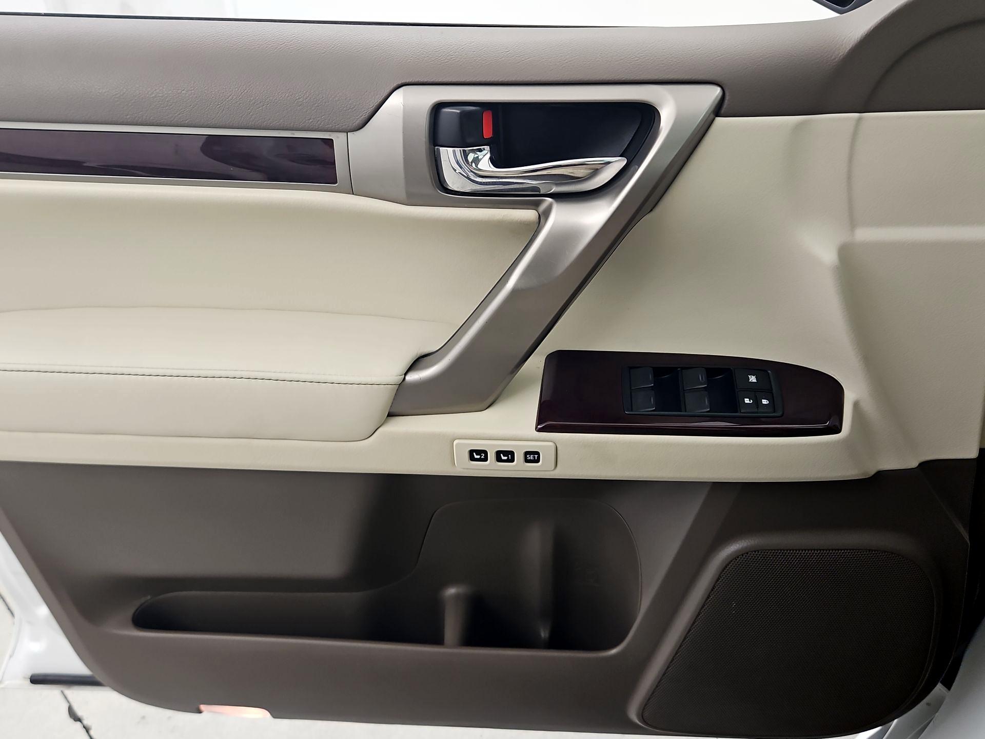 Thumbnail: 2017 Lexus GX - 12