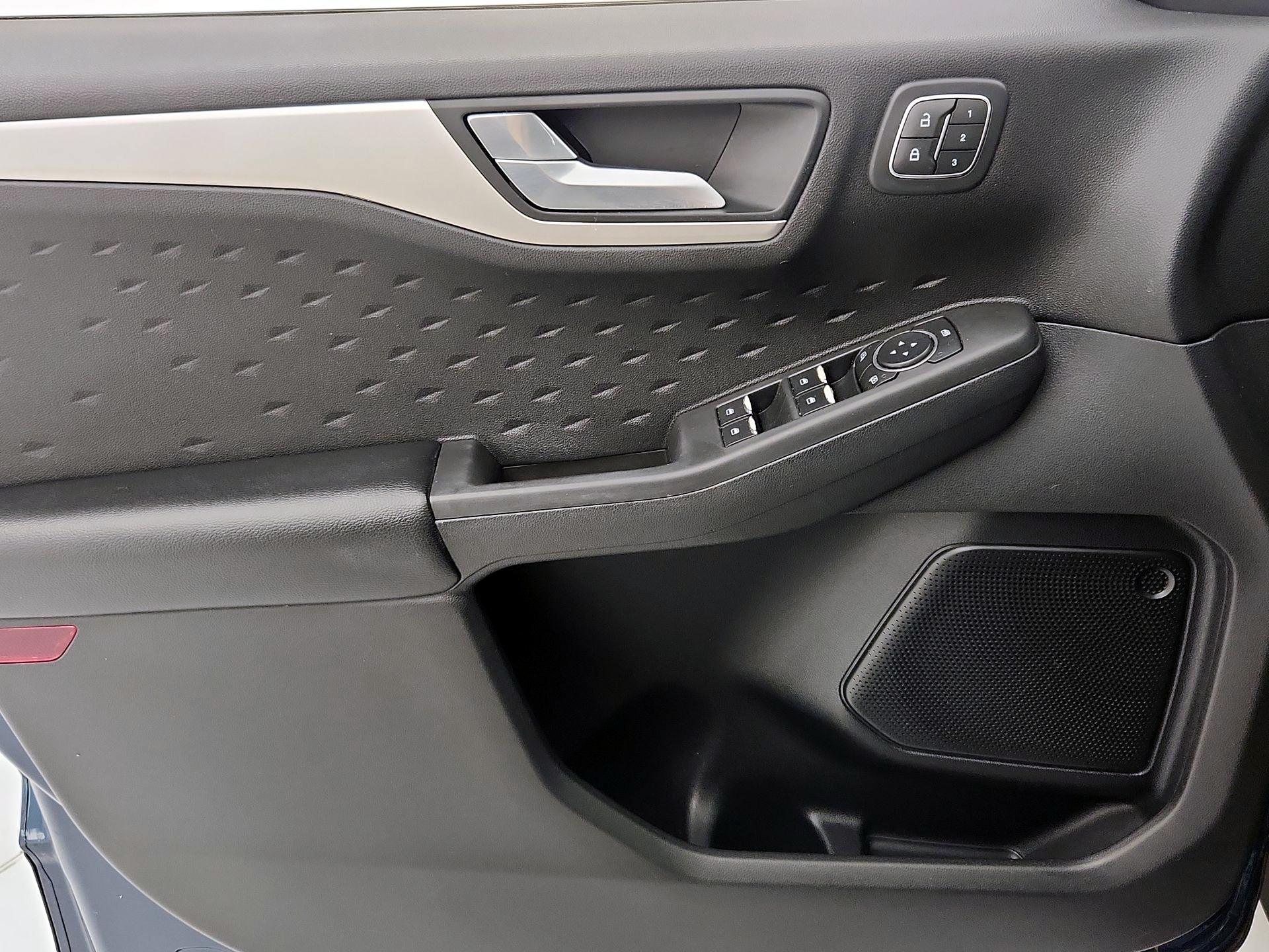 Thumbnail: 2020 Ford Escape - 12