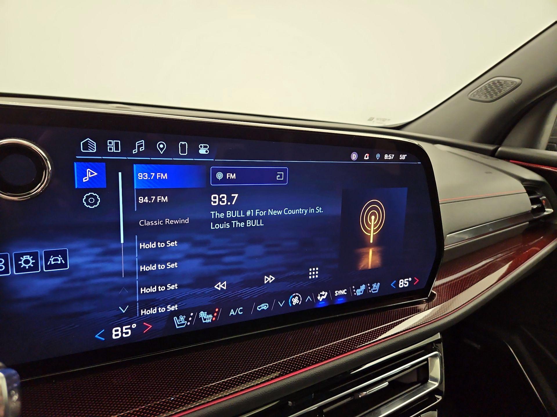 Thumbnail: 2024 Chevrolet Traverse - 16