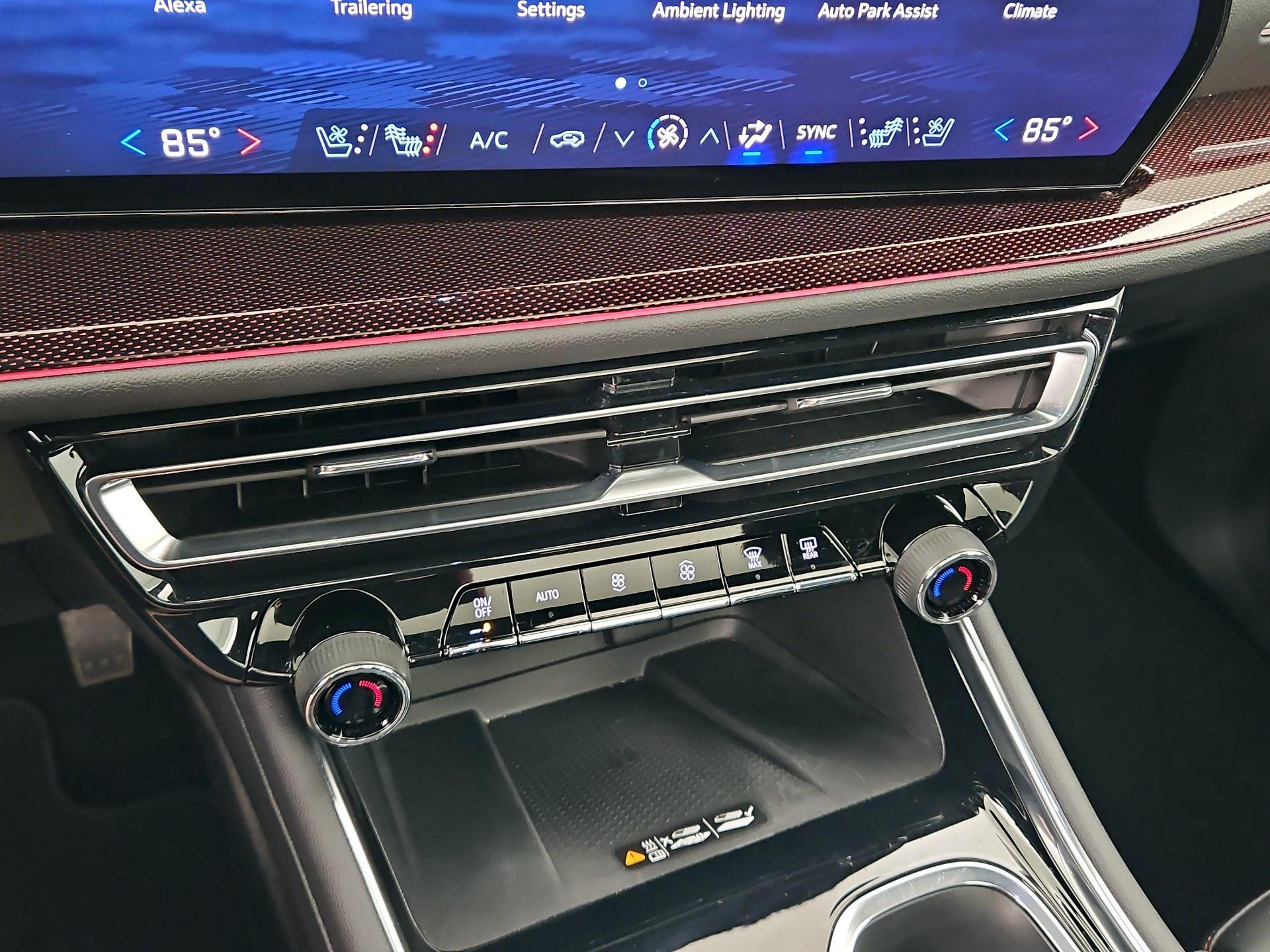 Thumbnail: 2024 Chevrolet Traverse - 17