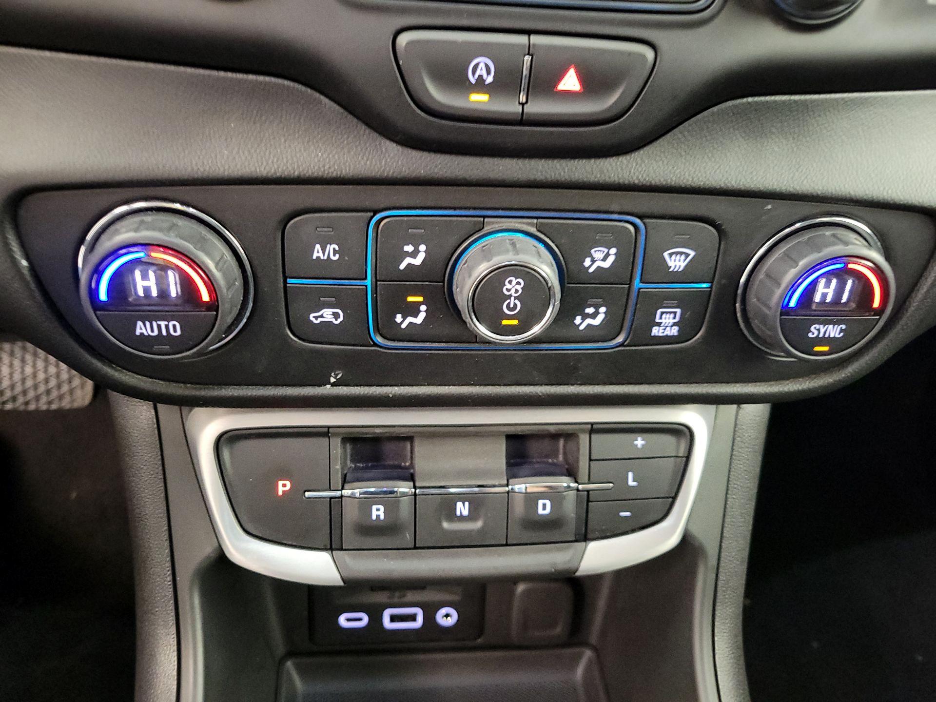 Thumbnail: 2022 GMC Terrain - 17