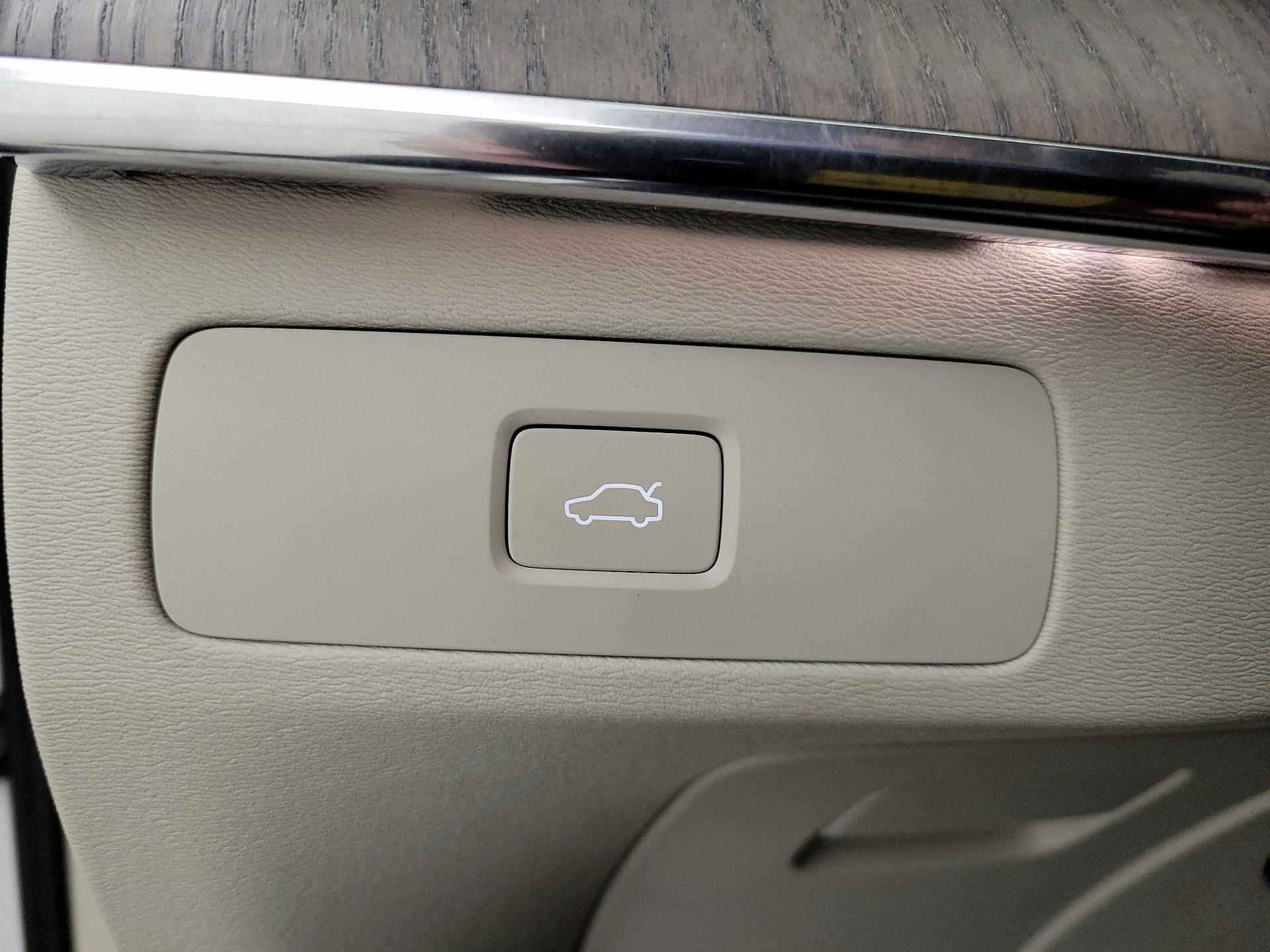 Thumbnail: 2023 Volvo XC90 - 13