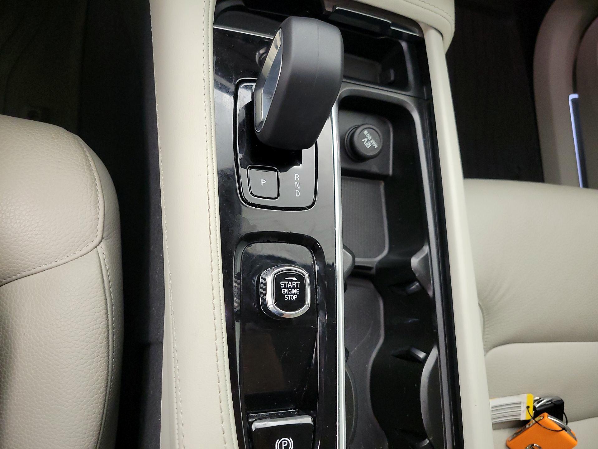 Thumbnail: 2023 Volvo XC90 - 18