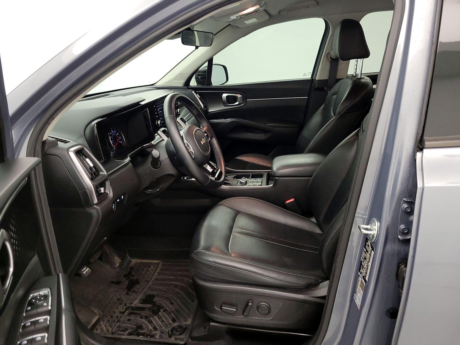 Thumbnail: 2023 Kia Sorento - 11