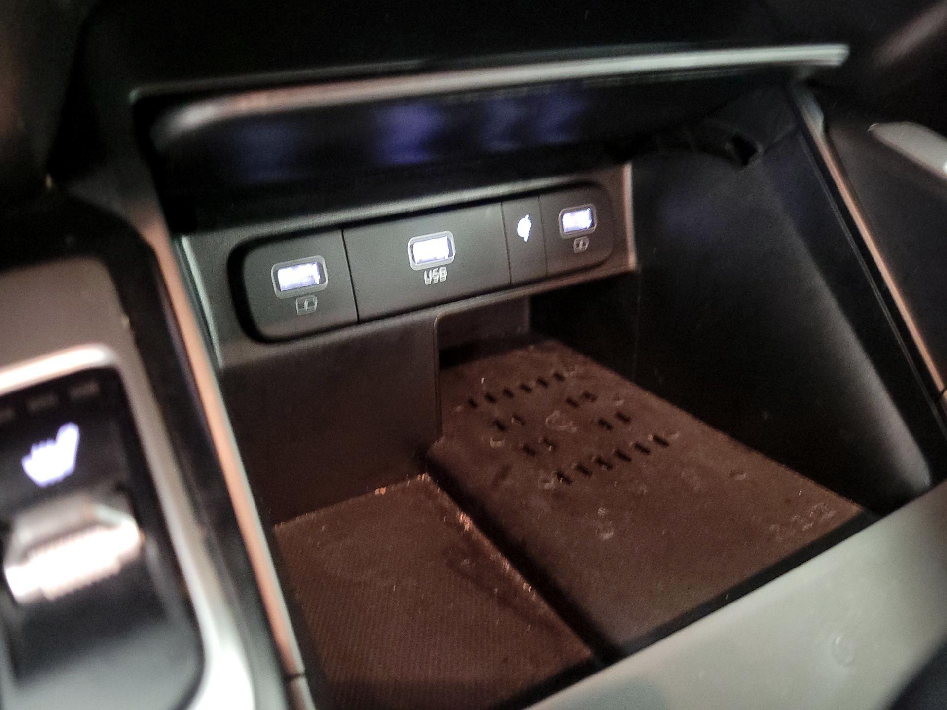 Thumbnail: 2023 Kia Sorento - 19