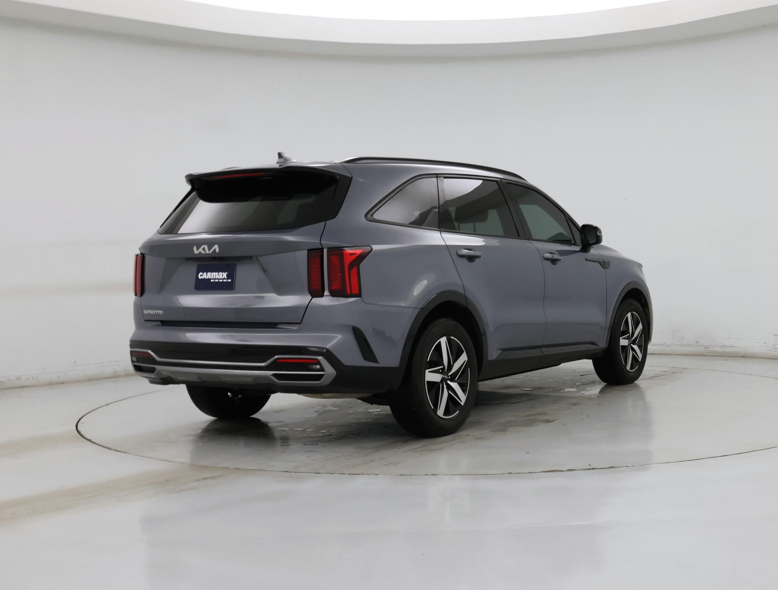 Thumbnail: 2023 Kia Sorento - 8