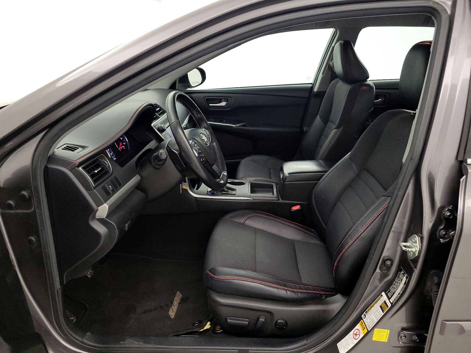 Thumbnail: 2016 Toyota Camry - 11