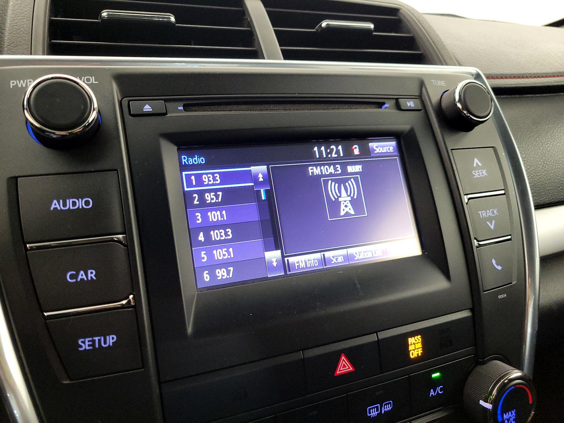 Thumbnail: 2016 Toyota Camry - 15