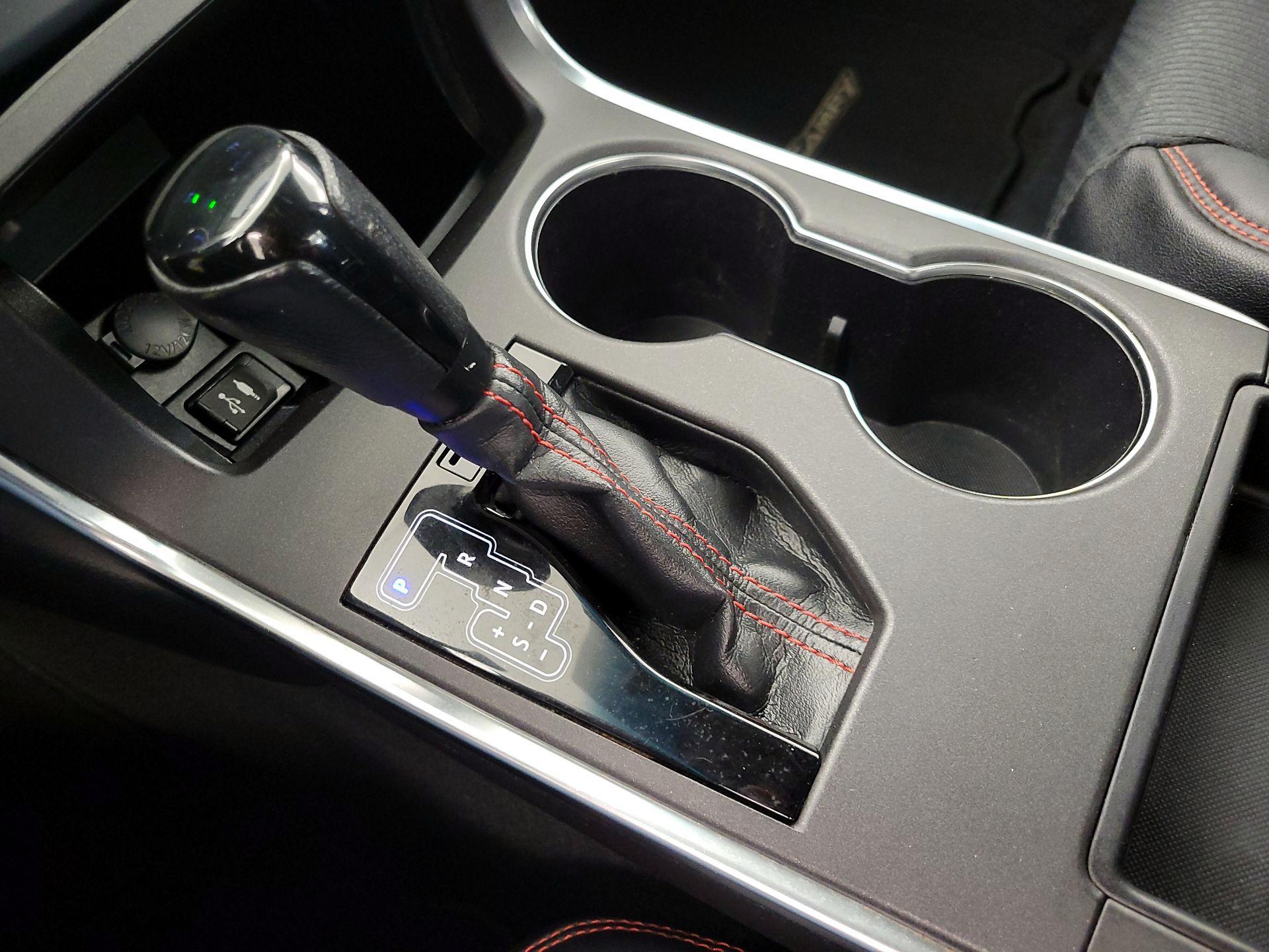 Thumbnail: 2016 Toyota Camry - 17