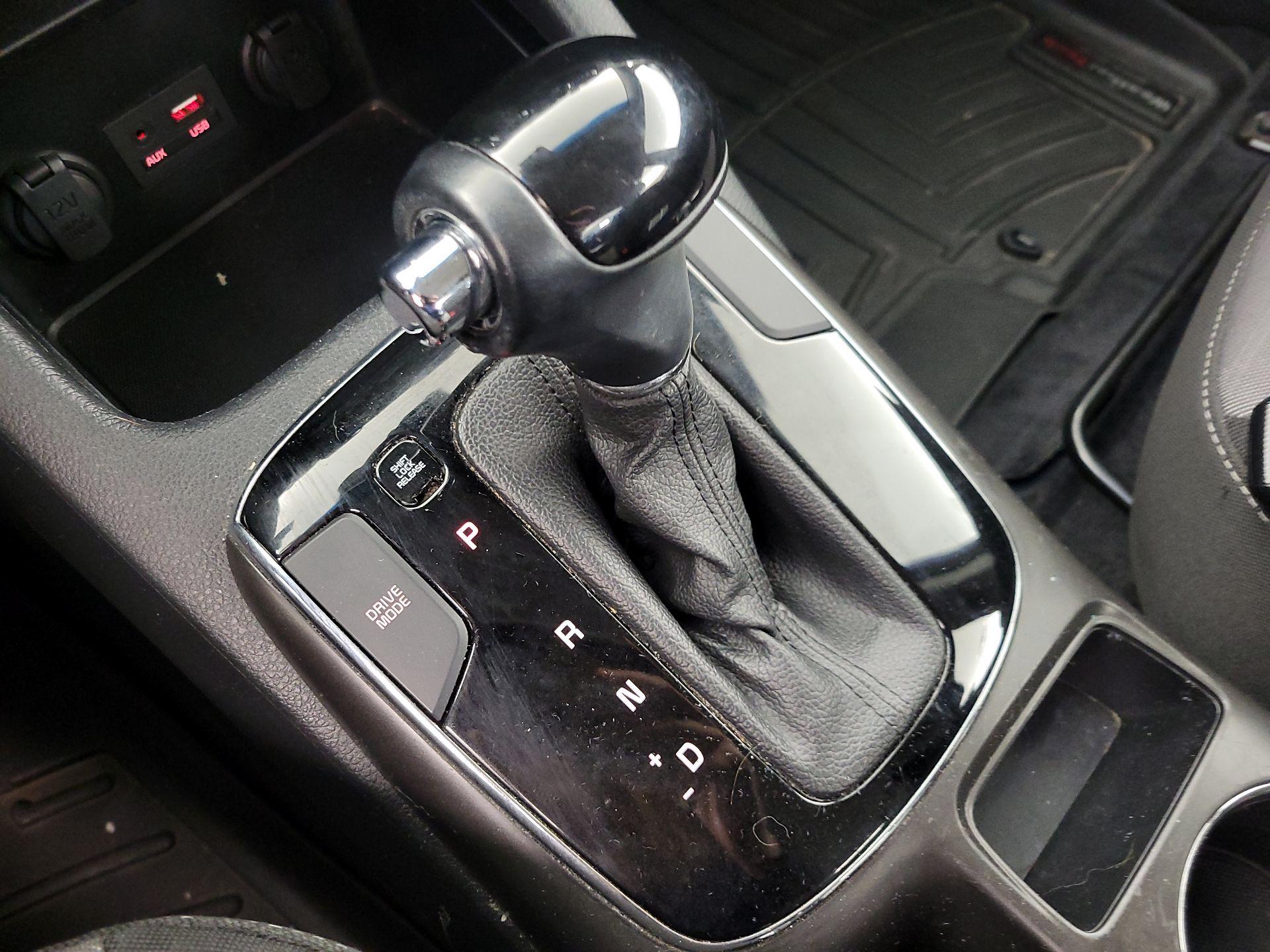 Thumbnail: 2017 Kia Forte - 17