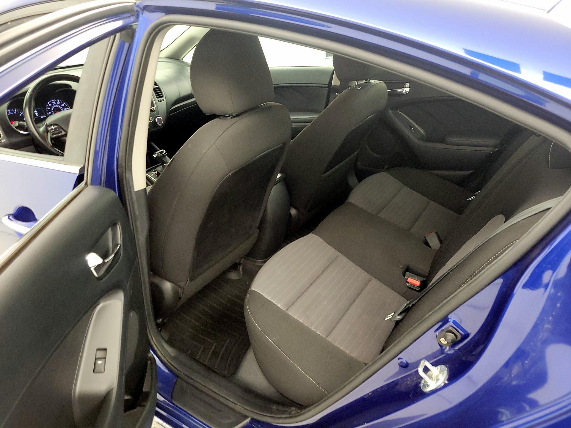 Thumbnail: 2017 Kia Forte - 19