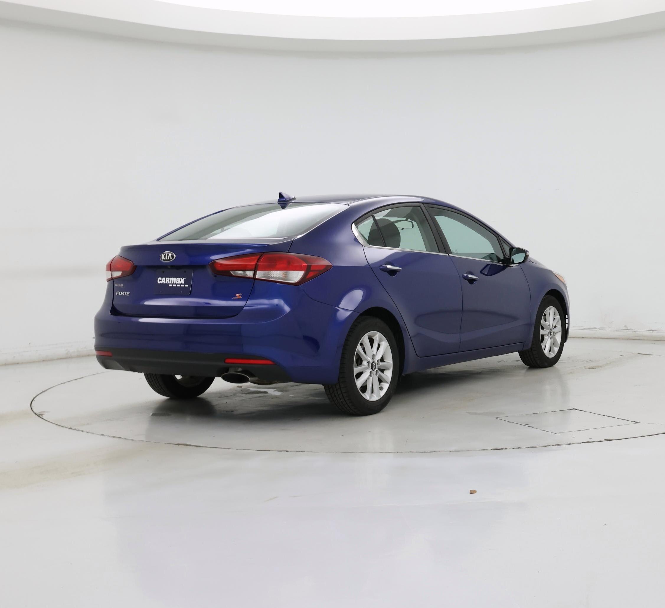 Thumbnail: 2017 Kia Forte - 8