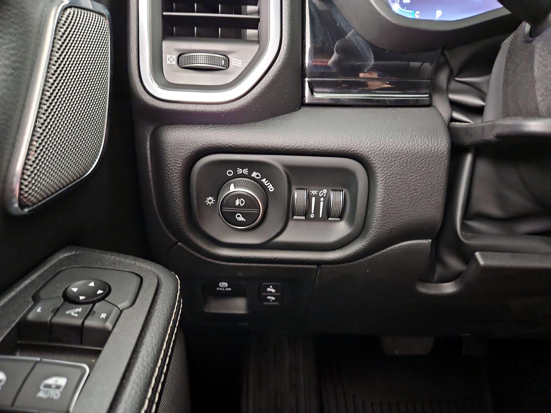 Thumbnail: 2025 RAM 1500 - 13