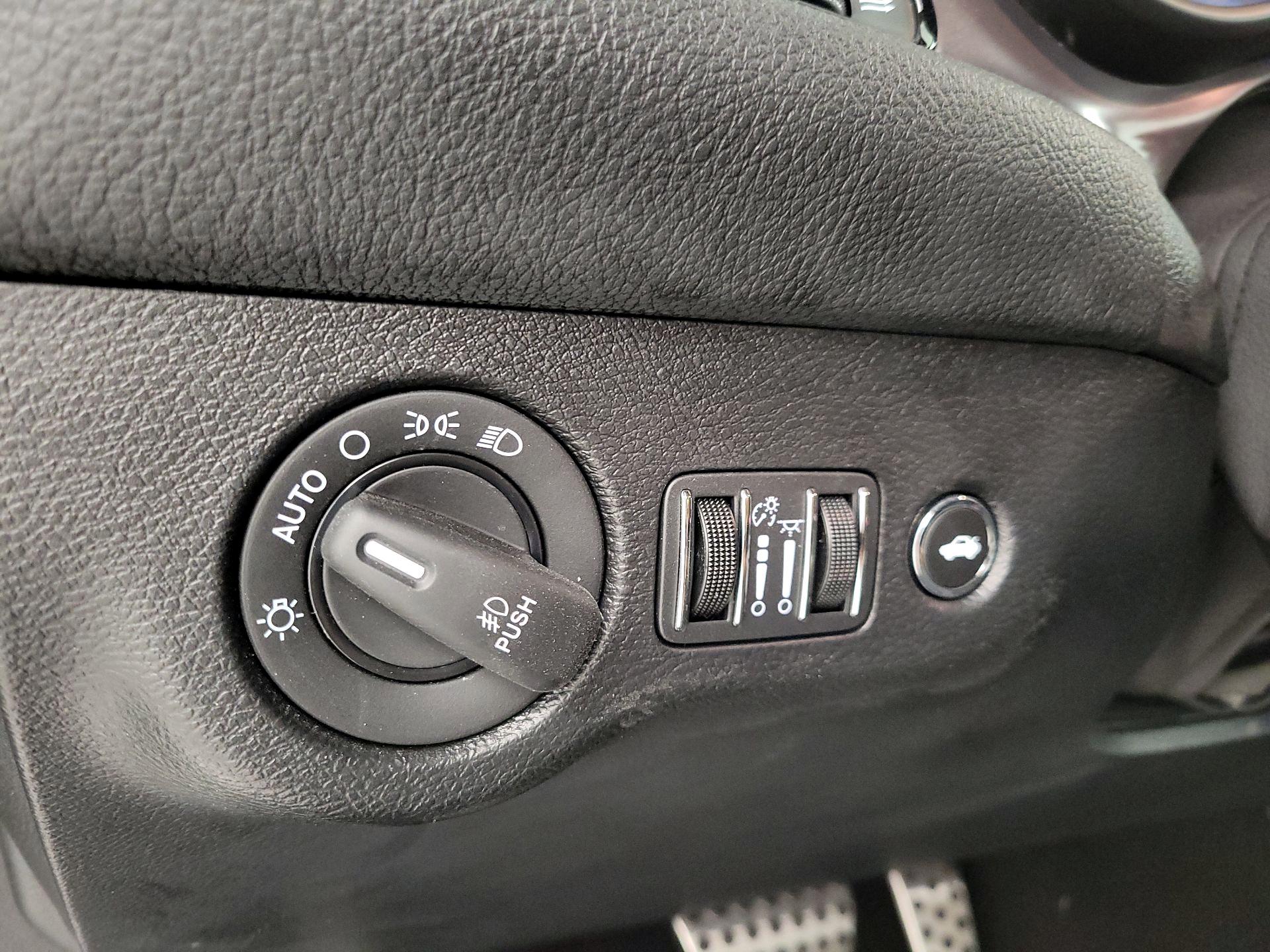 Thumbnail: 2019 Dodge Challenger - 13