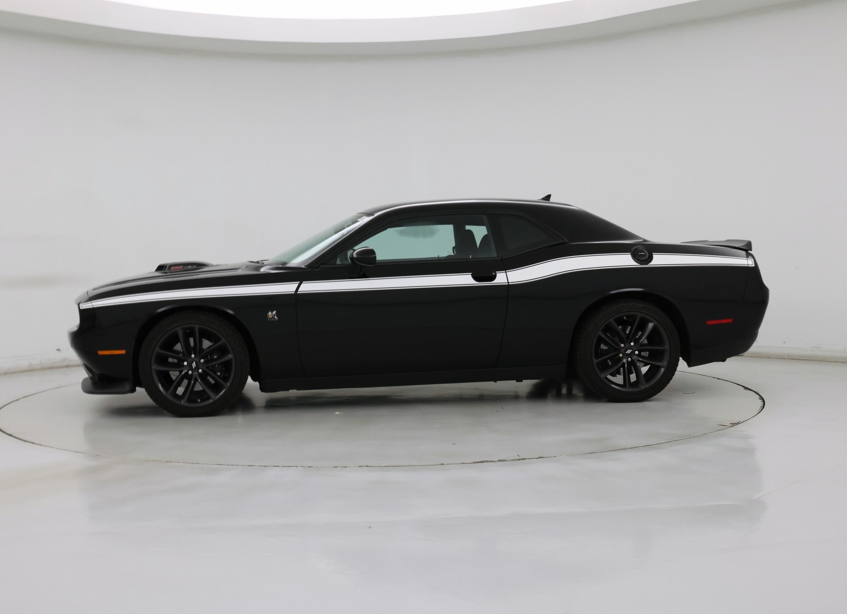 Thumbnail: 2019 Dodge Challenger - 3