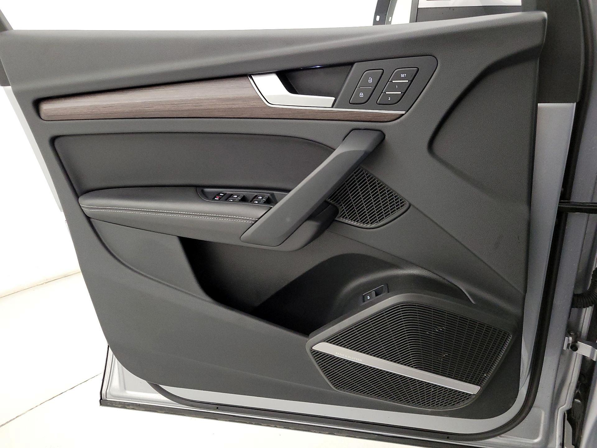 Thumbnail: 2022 Audi Q5 - 12