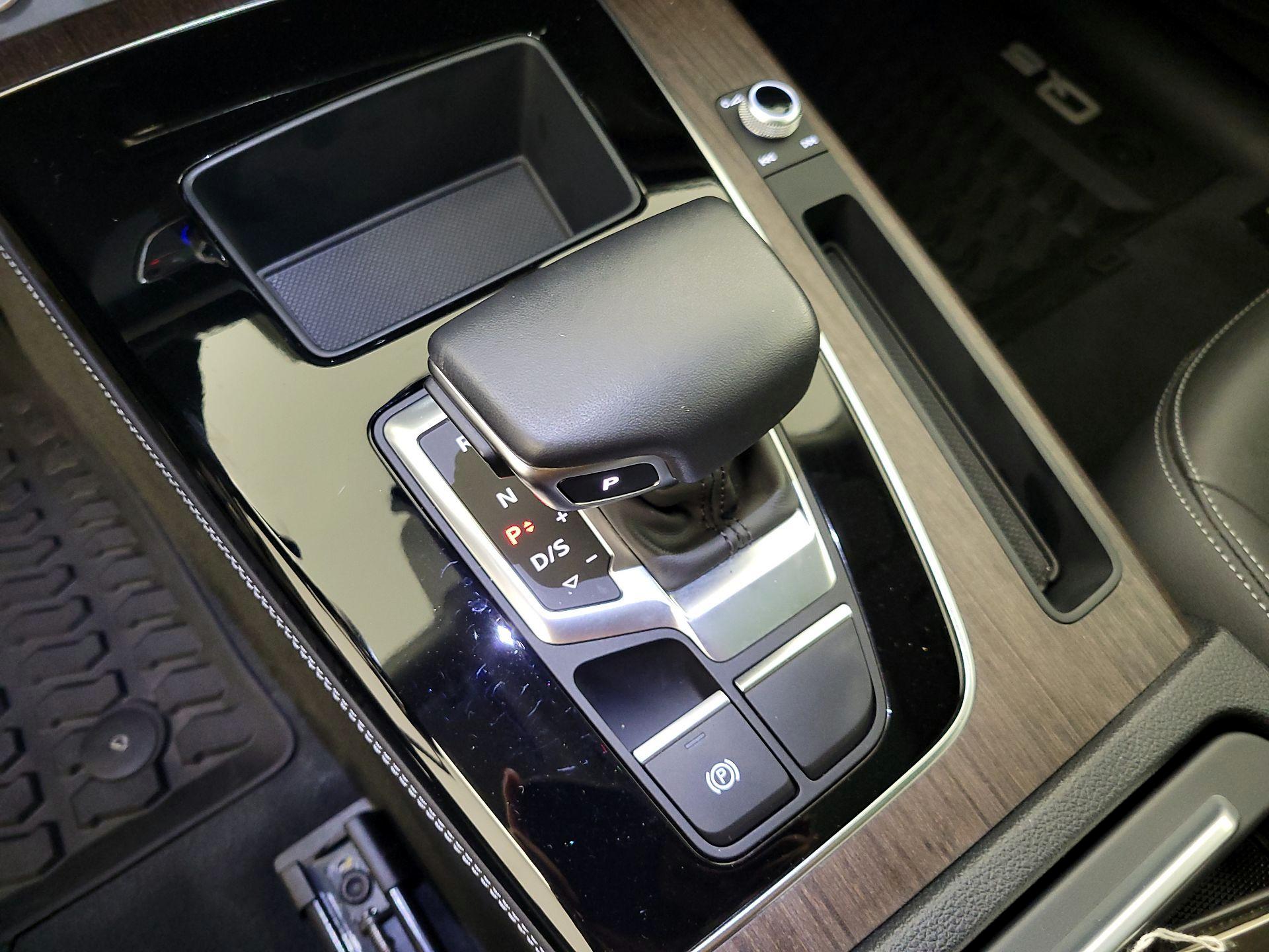 Thumbnail: 2022 Audi Q5 - 17