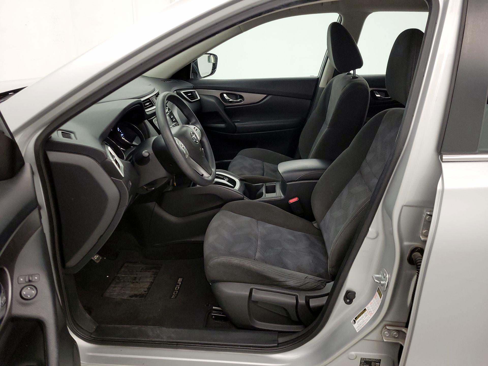 Thumbnail: 2016 Nissan Rogue - 11