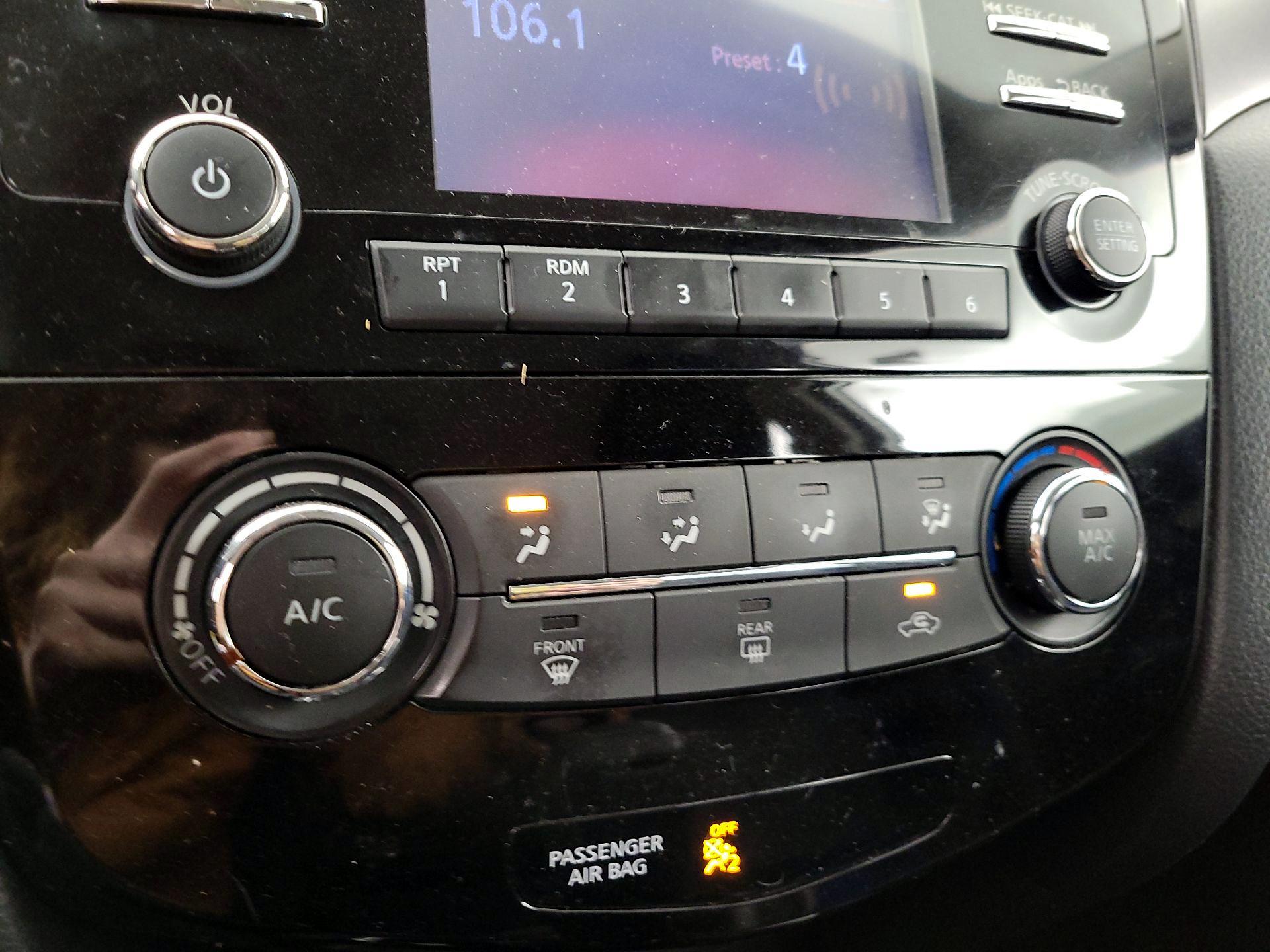 Thumbnail: 2016 Nissan Rogue - 16