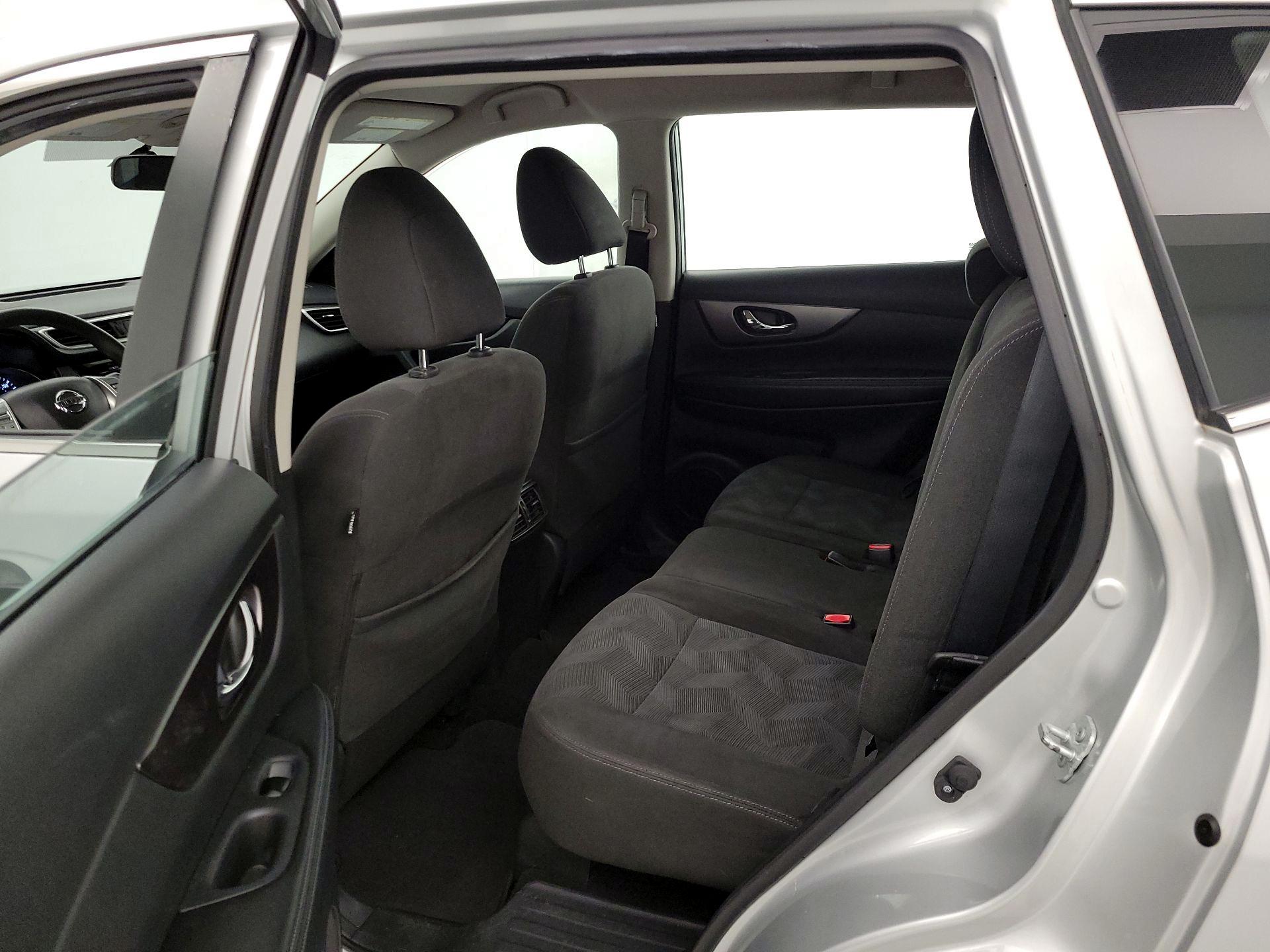 Thumbnail: 2016 Nissan Rogue - 19