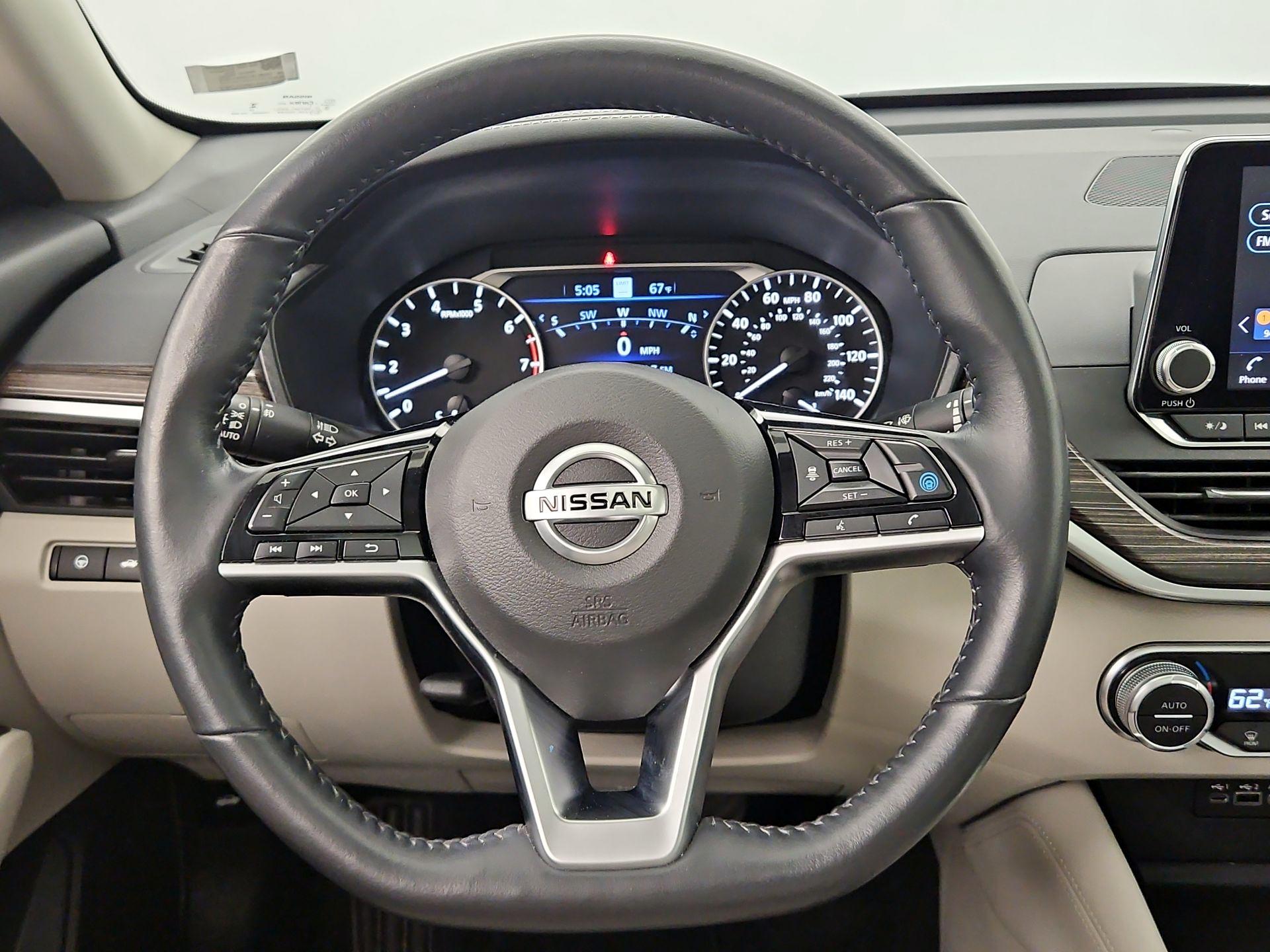 Thumbnail: 2022 Nissan Altima - 10