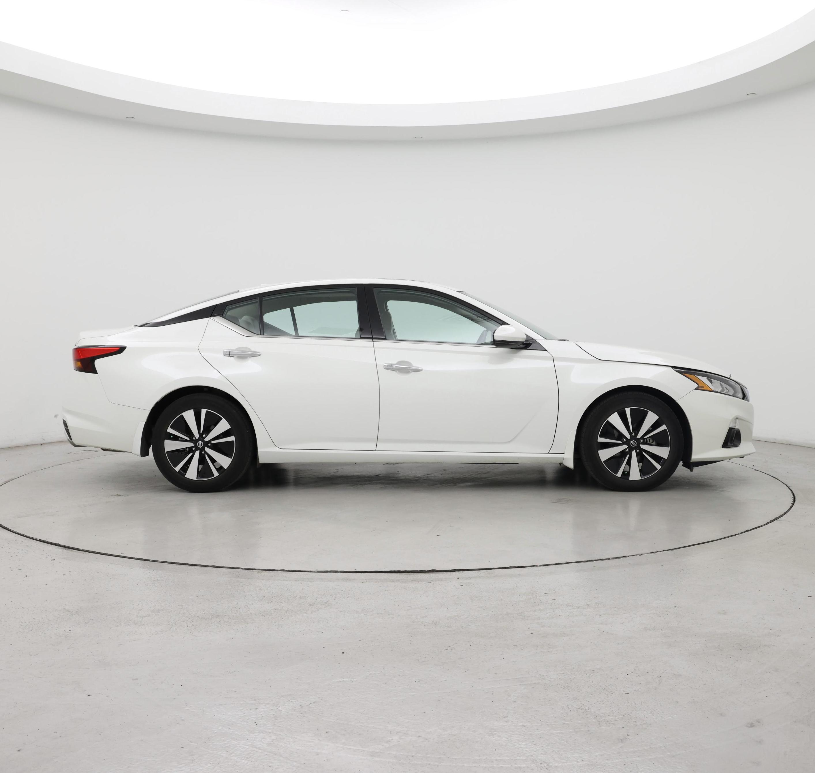 Thumbnail: 2022 Nissan Altima - 7