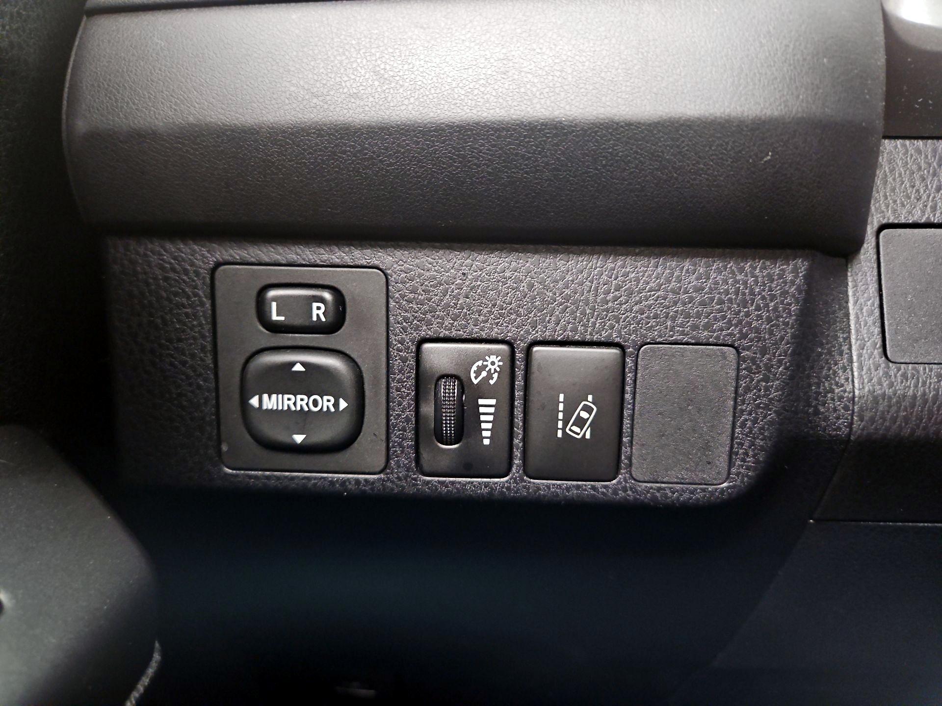 Thumbnail: 2018 Toyota RAV4 - 13