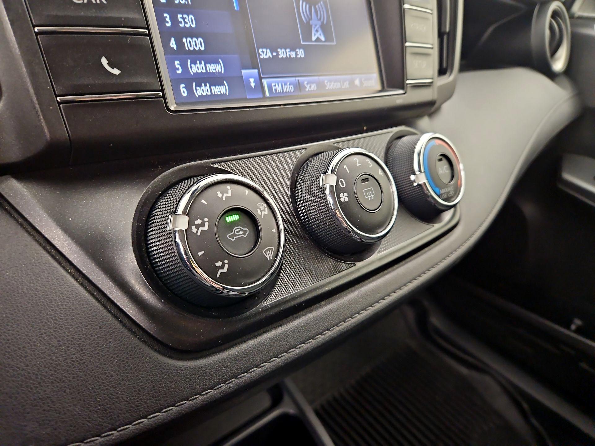 Thumbnail: 2018 Toyota RAV4 - 16