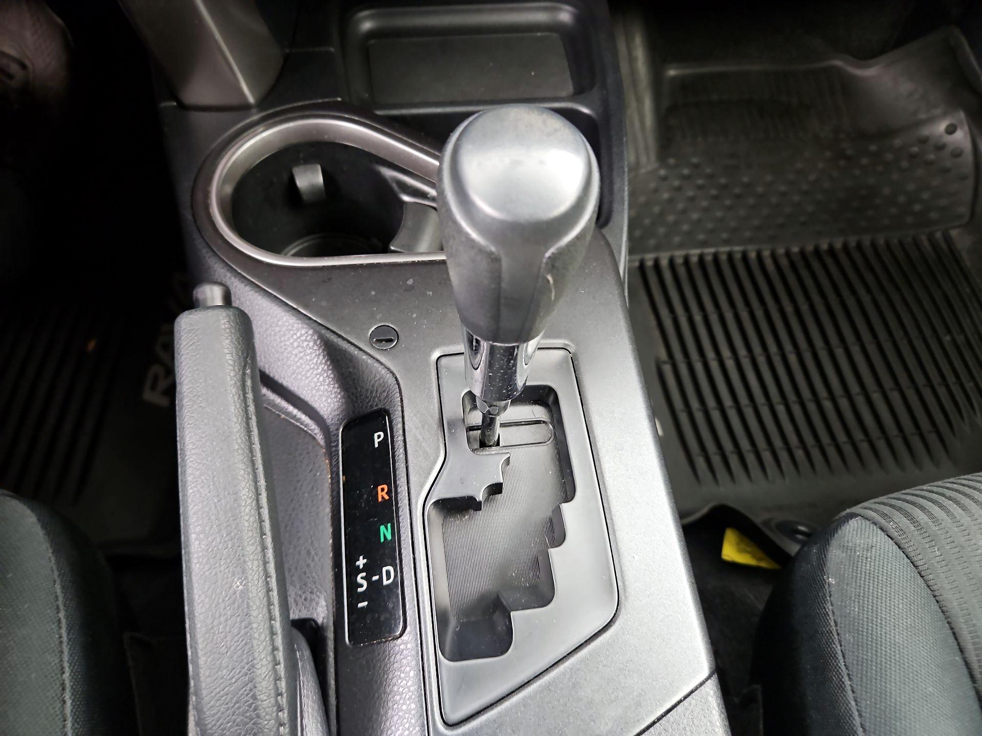 Thumbnail: 2018 Toyota RAV4 - 17