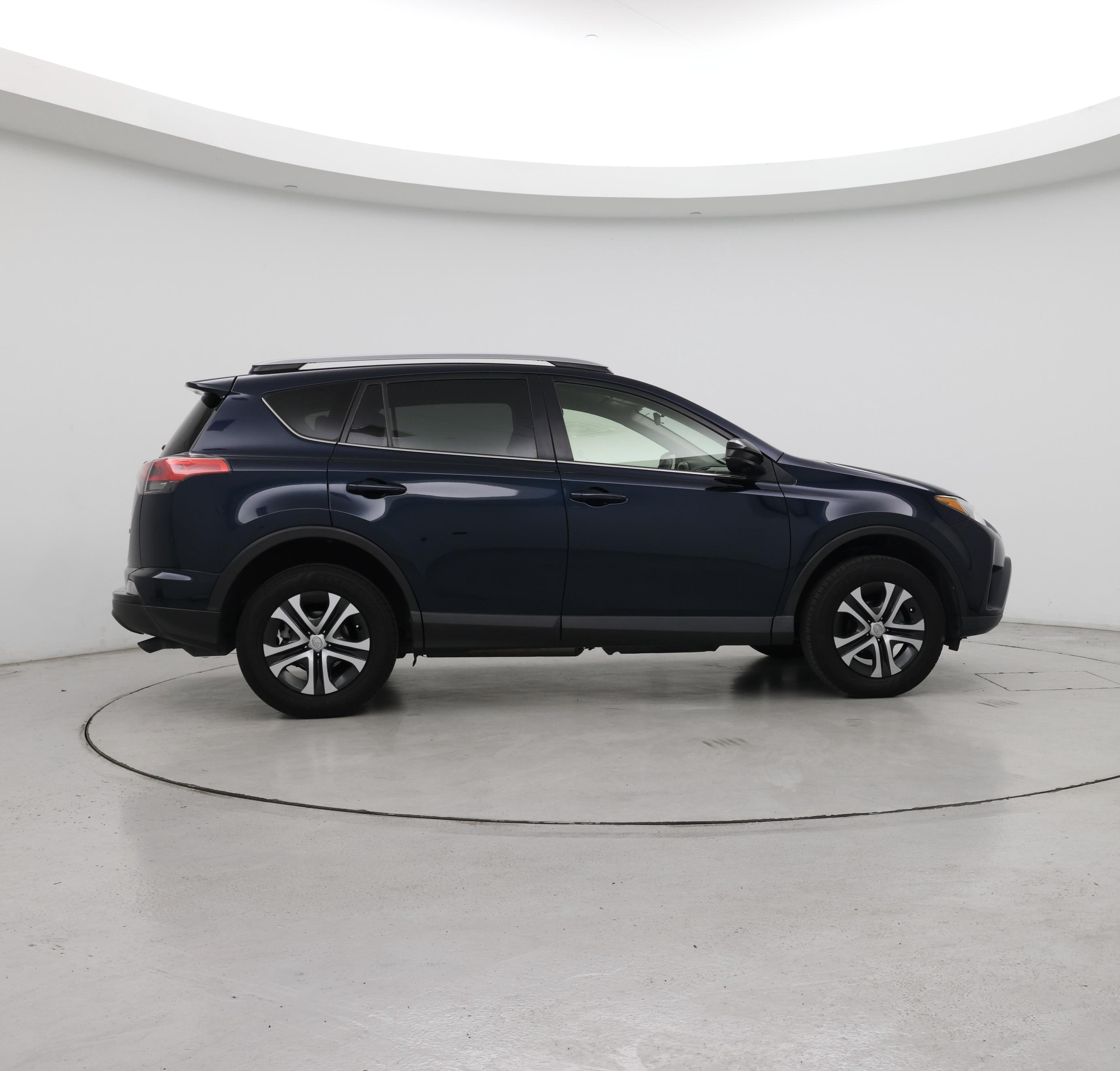 Thumbnail: 2018 Toyota RAV4 - 7