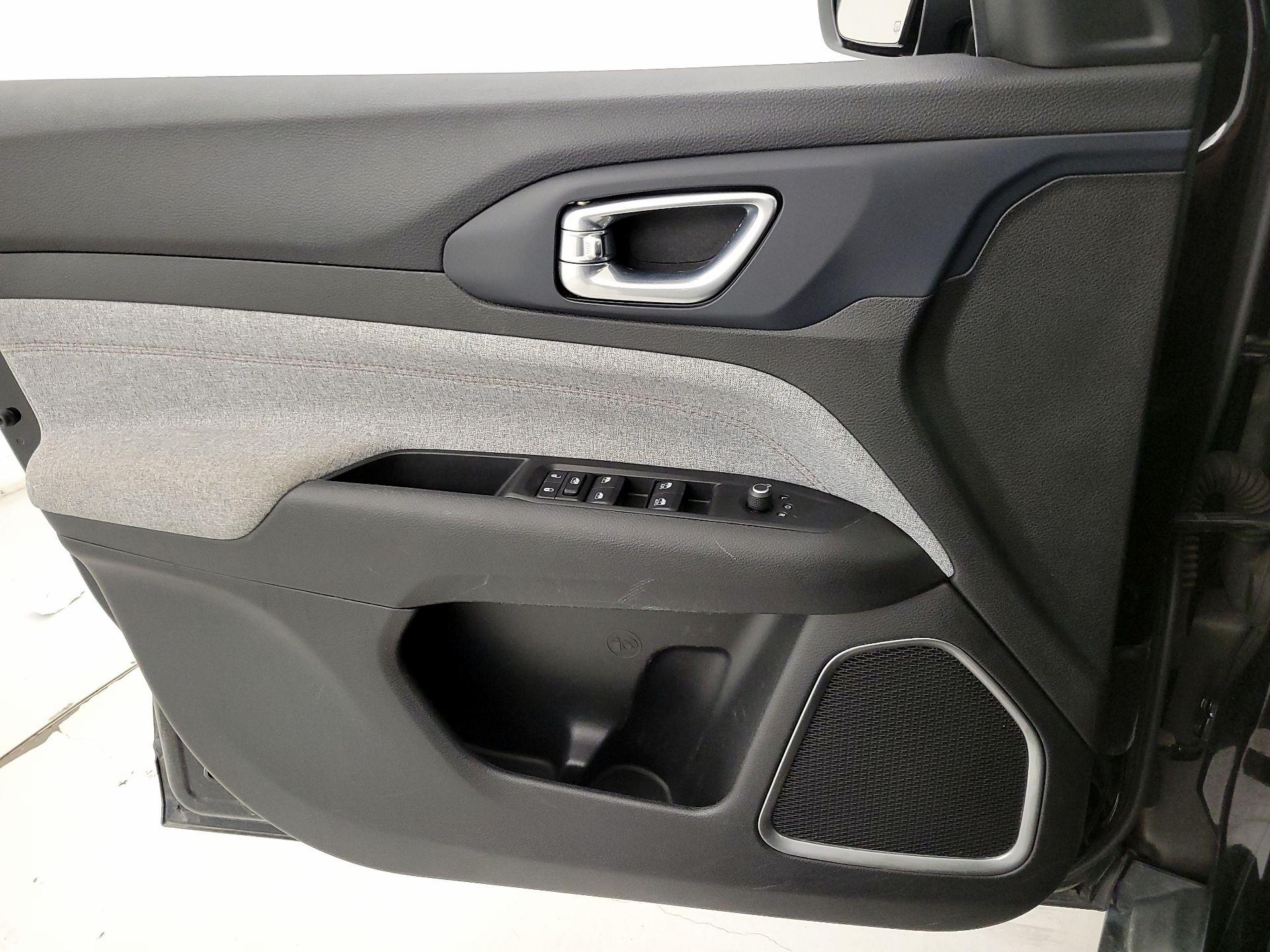 Thumbnail: 2022 Jeep Compass - 12