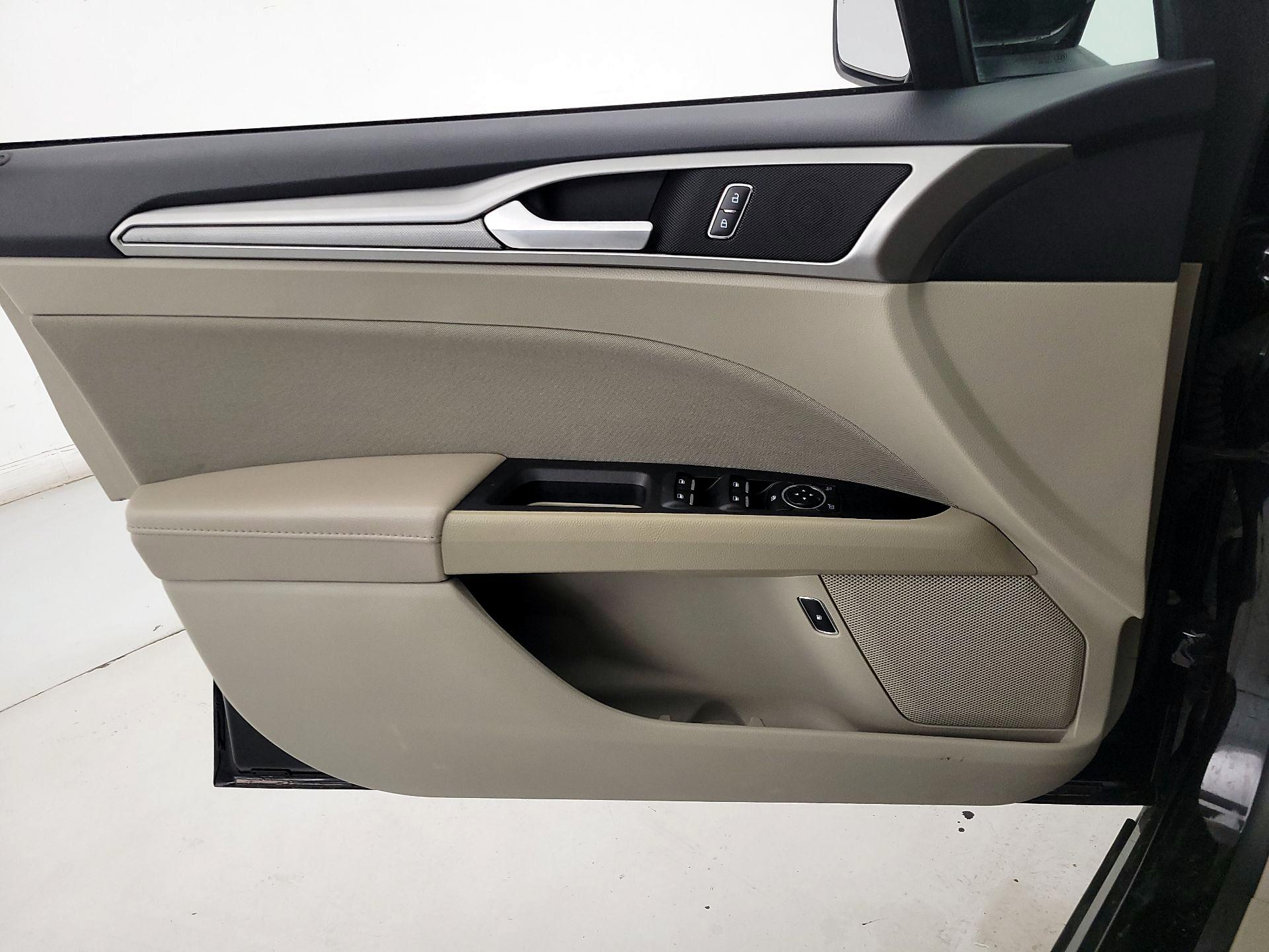 Thumbnail: 2020 Ford Fusion - 12